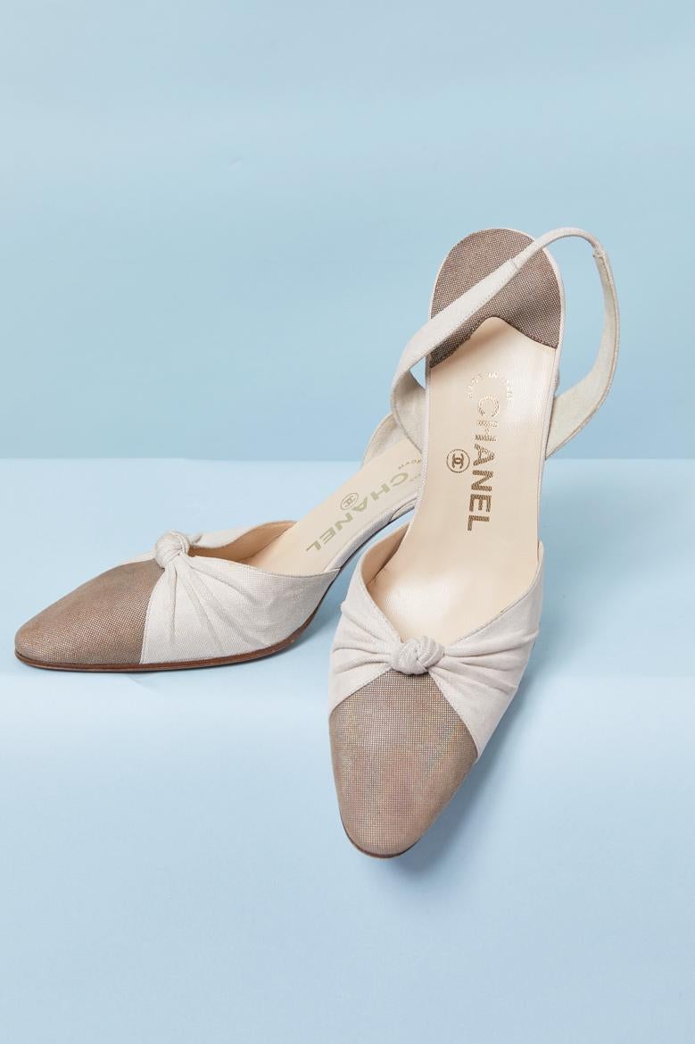 Beige Leather shoes with hologramme pattern open on the back CHANEL in vendita