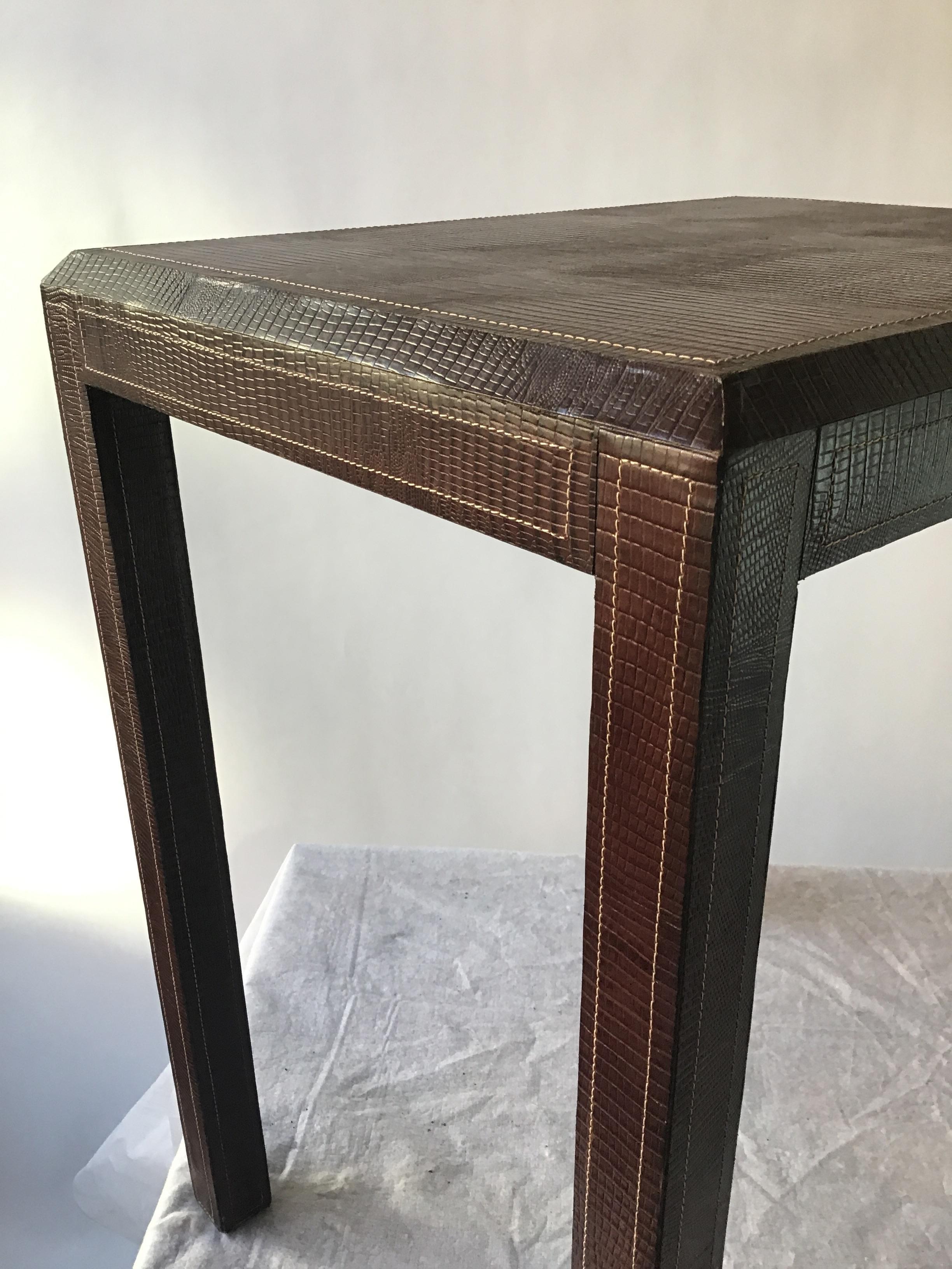 Leather Side Table with Lizard Embossing In Good Condition In Tarrytown, NY