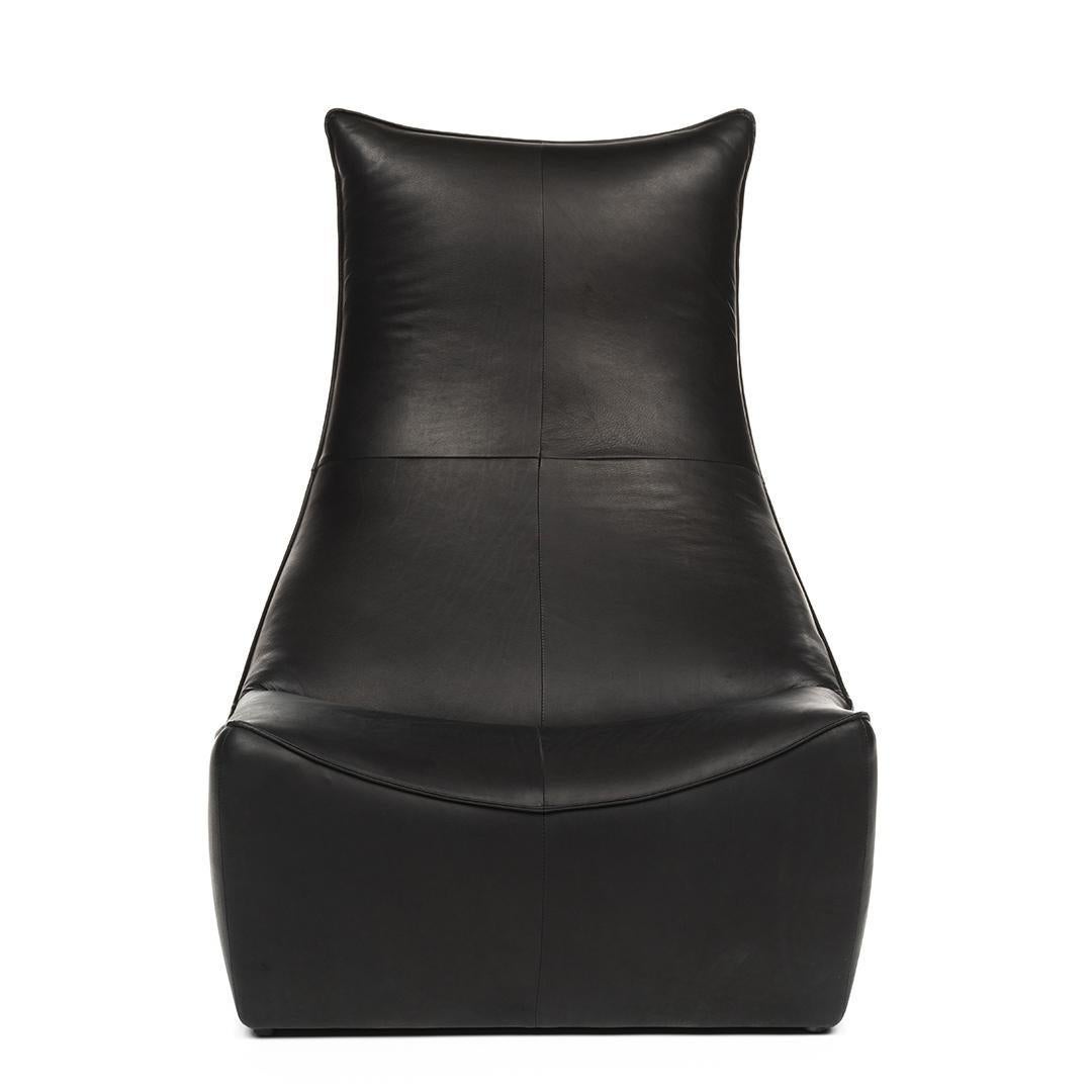 Un magnifique ensemble de deux pièces composé d'une causeuse et d'une chaise longue simple par Gerard Van Den Berg (b. 1947). Ces magnifiques chaises font partie de la série rock conçue par Gerard Van Den Berg pour Montis en 1981. Avec leur profil