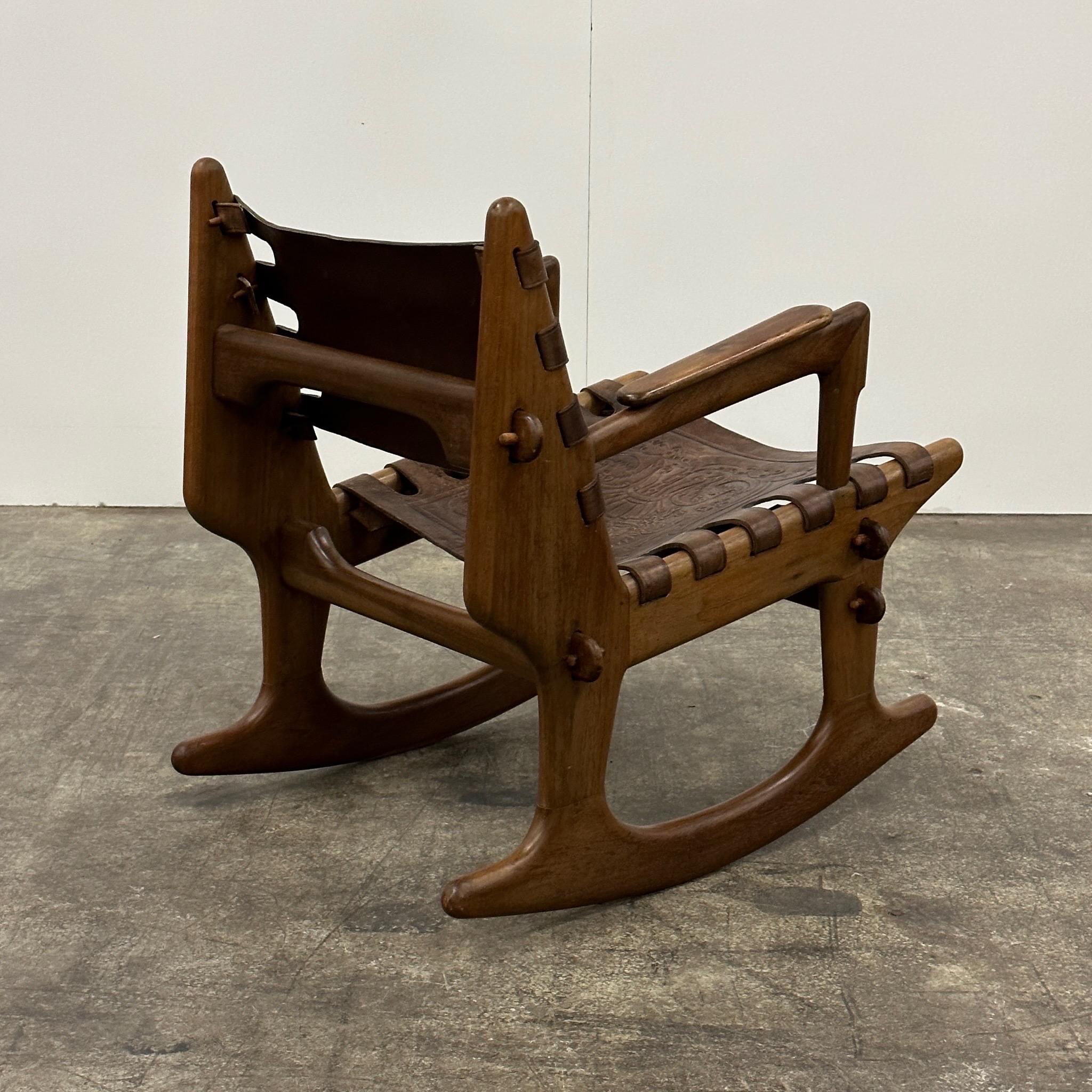 Chaise à bascule en cuir par Angel Pazmino pour Muebles De Estilo Bon état - En vente à Chicago, IL