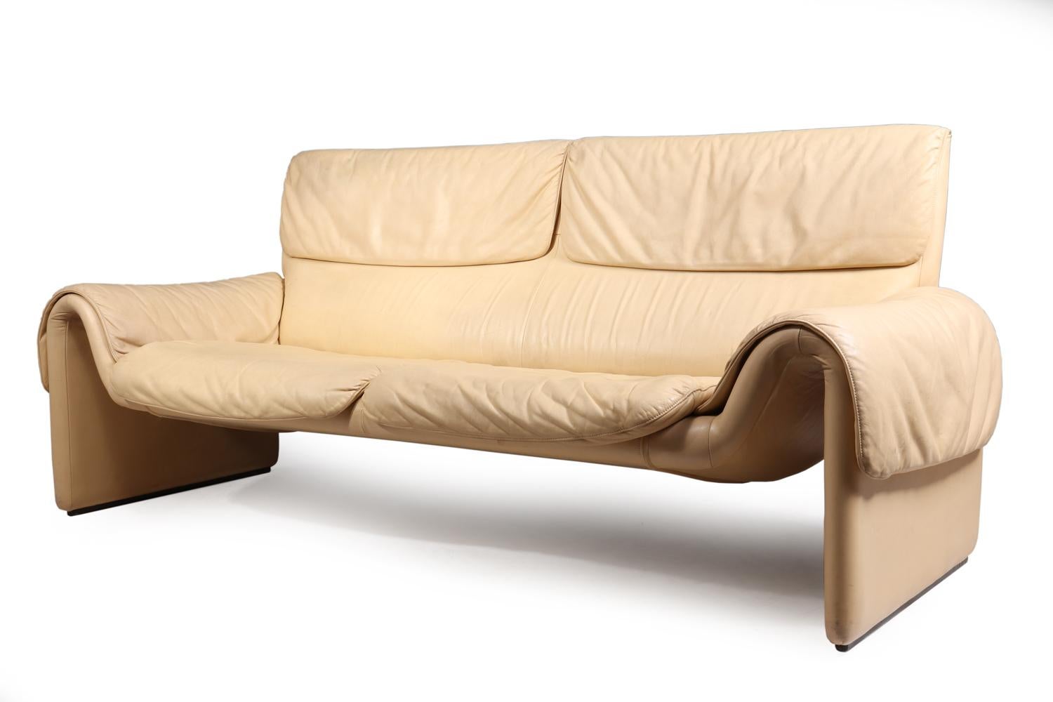 Late 20th Century Leather Sofa by De Sede DS-2011, circa 1980