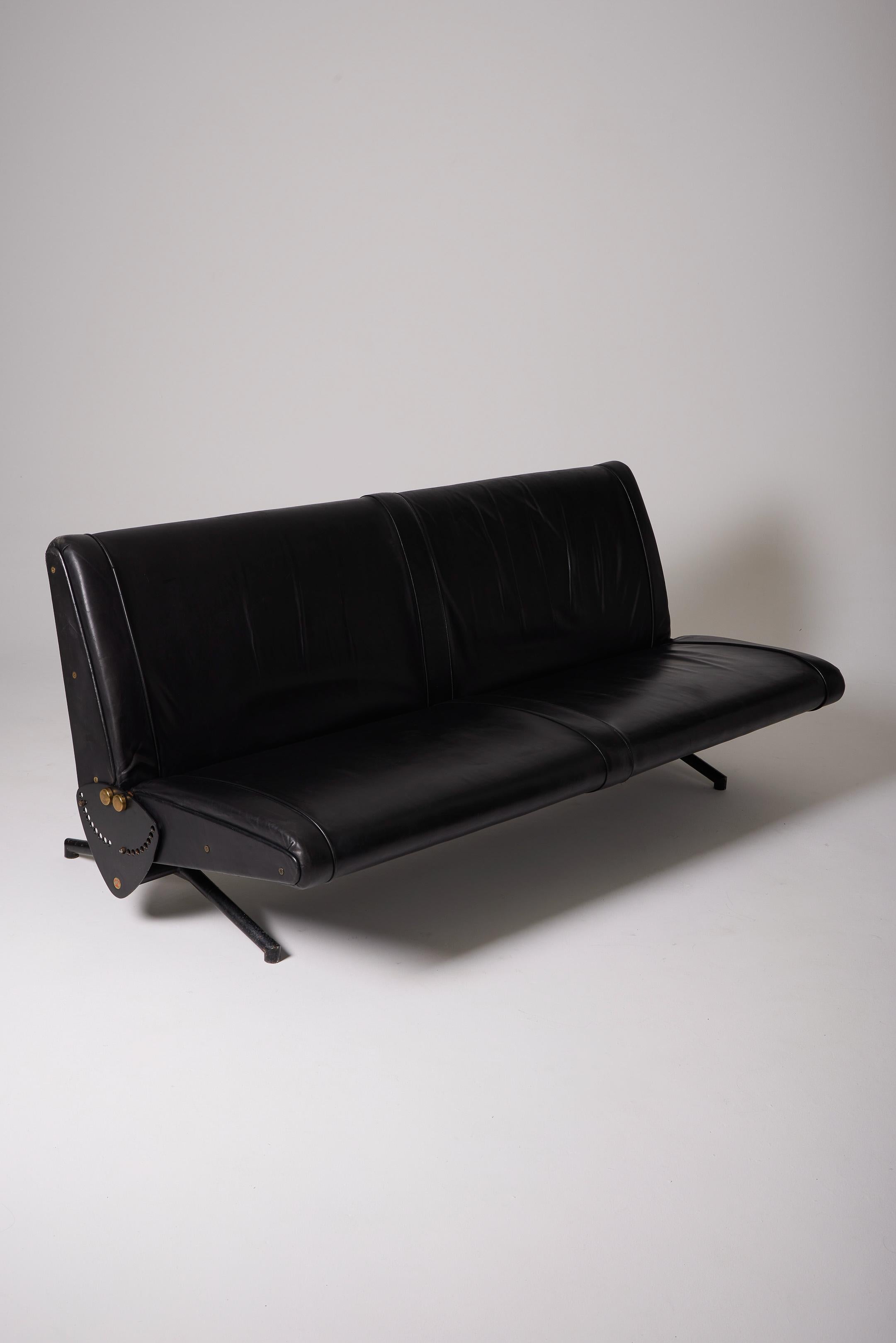  Leather sofa D70 by Osvaldo Borsani For Sale 10