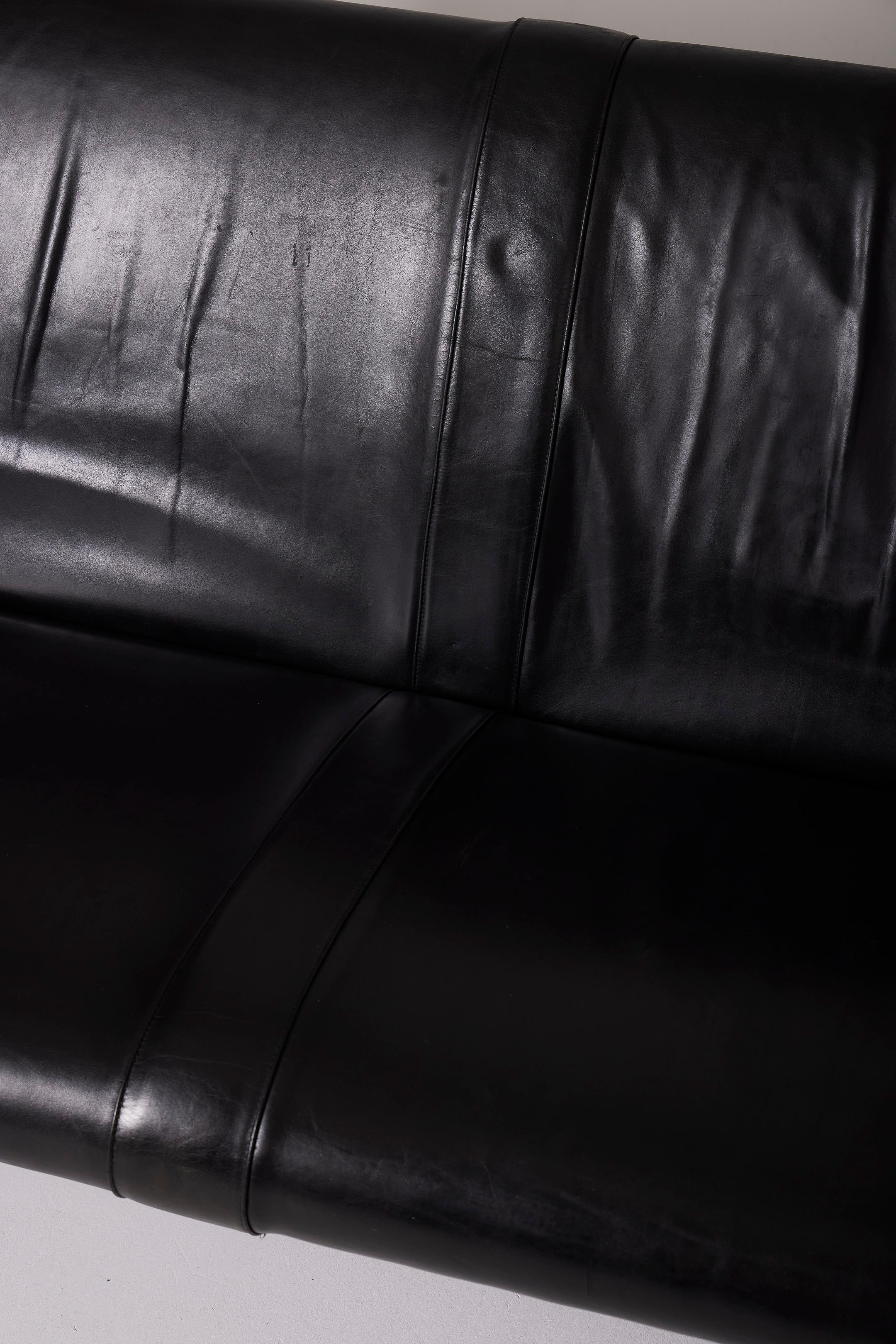  Leather sofa D70 by Osvaldo Borsani For Sale 12