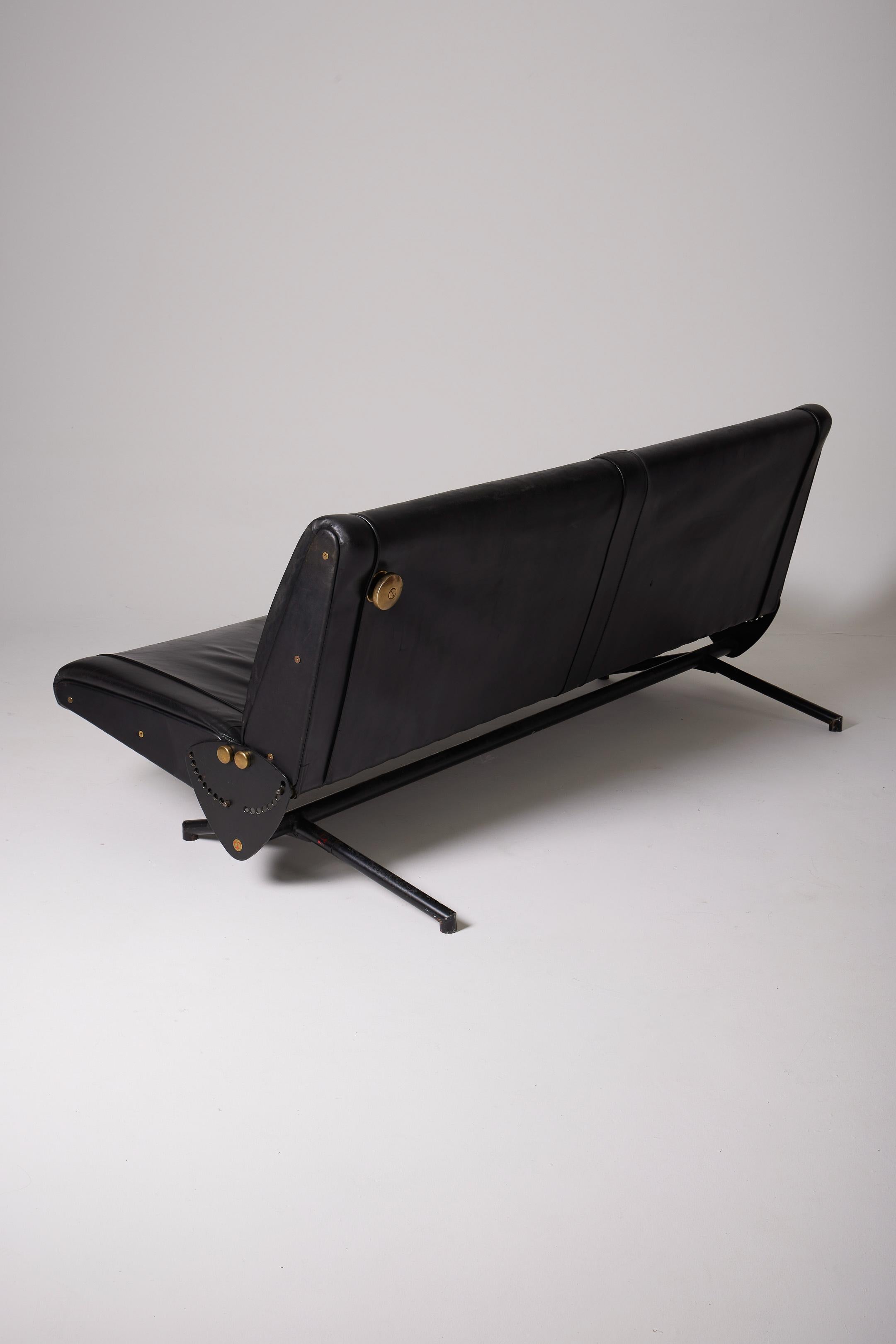  Leather sofa D70 by Osvaldo Borsani For Sale 4