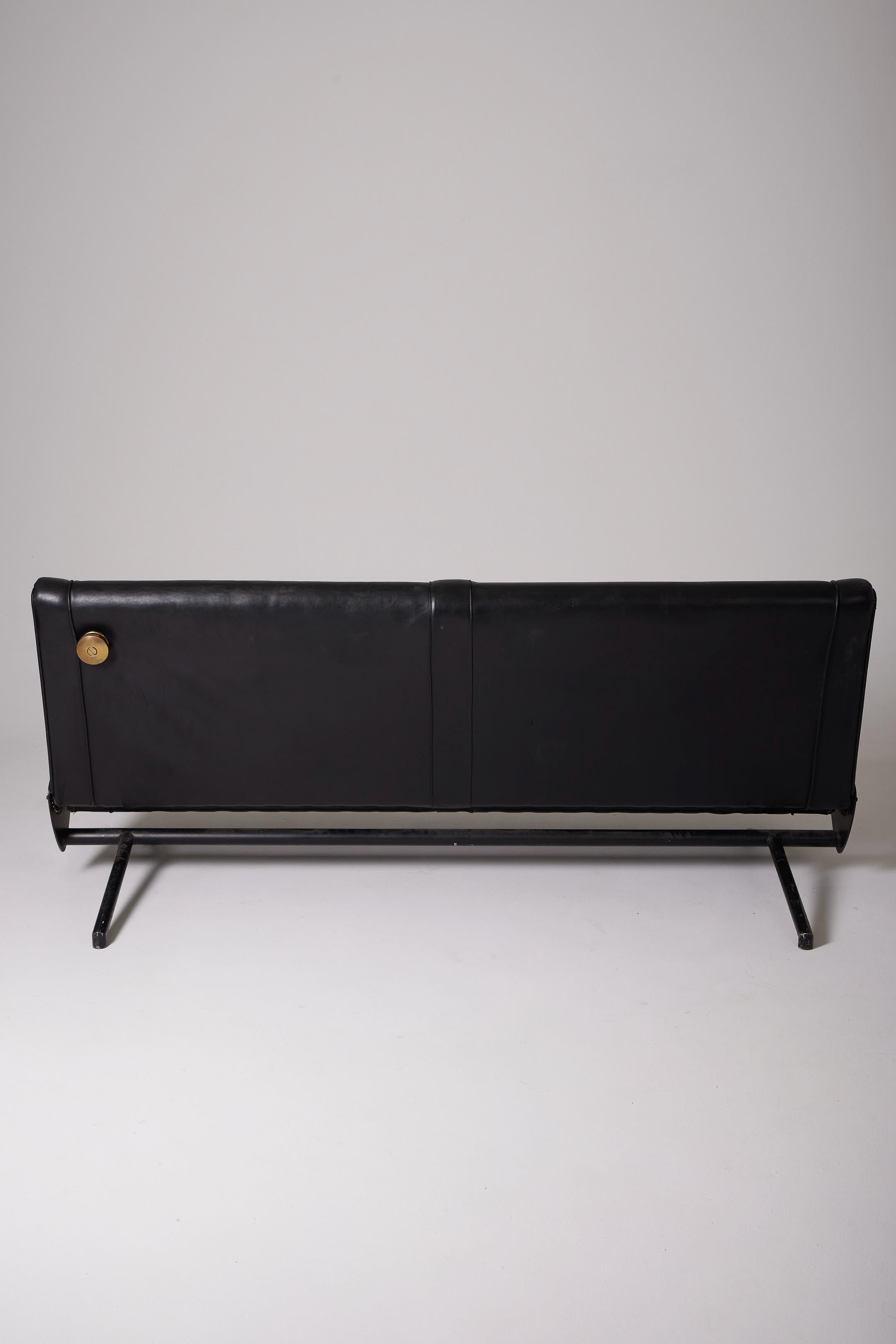  Leather sofa D70 by Osvaldo Borsani For Sale 5