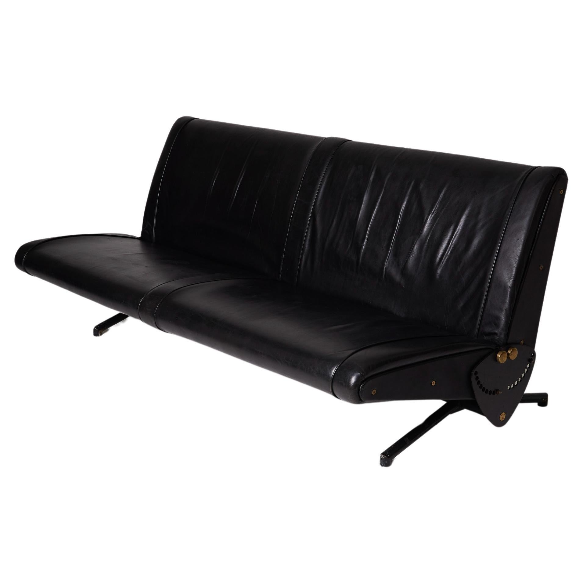 Leather sofa D70 by Osvaldo Borsani