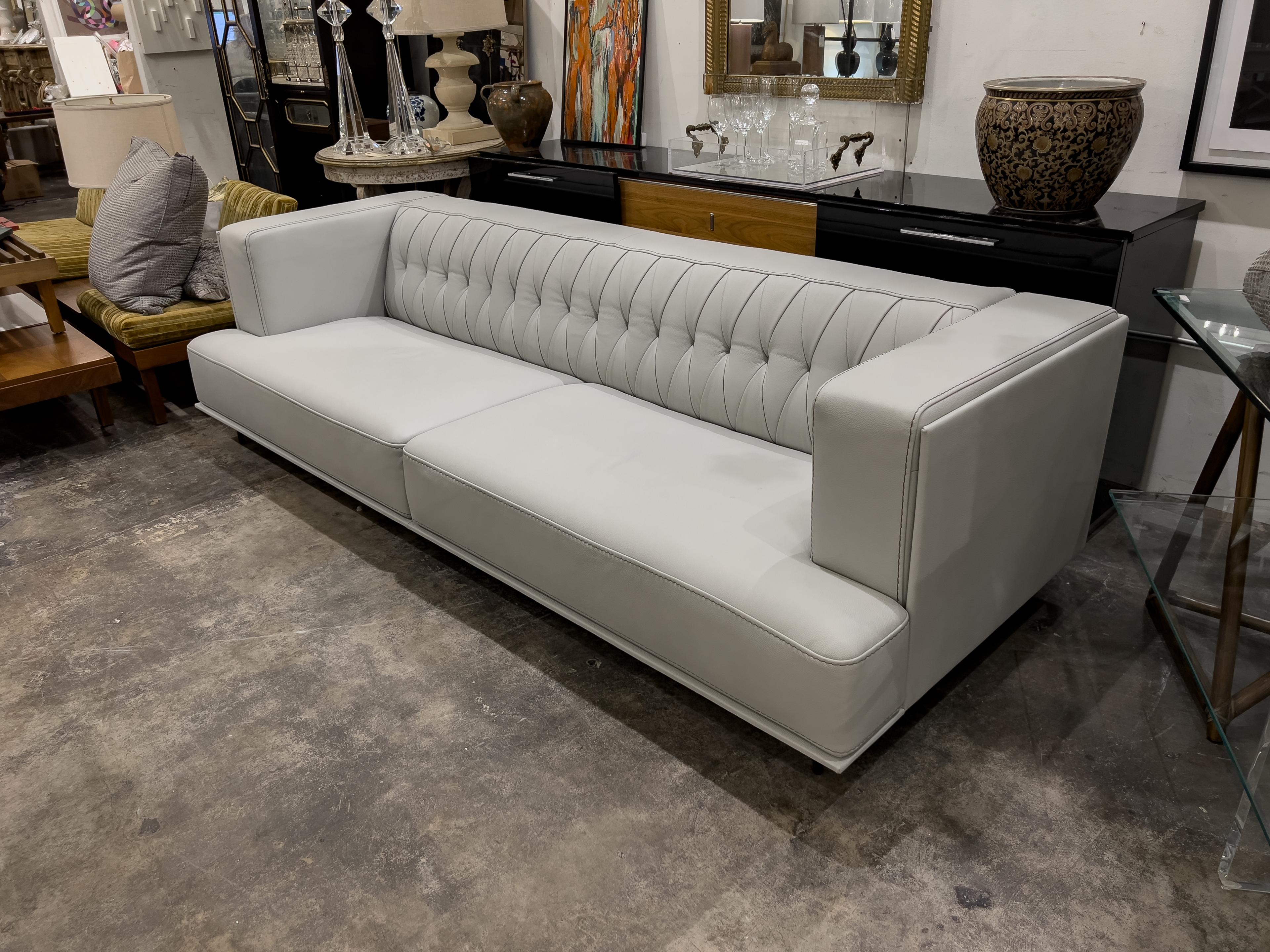 Leather Sofa In Excellent Condition In Houston, TX