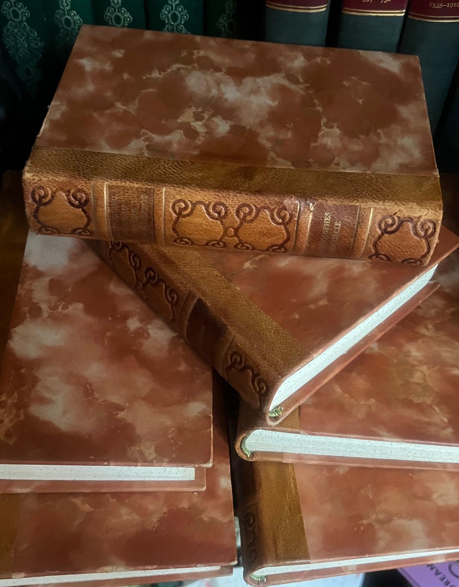 Juego de 6 libros franceses con lomo de cuero, 1953 en Bueno estado para la venta en Ross, CA