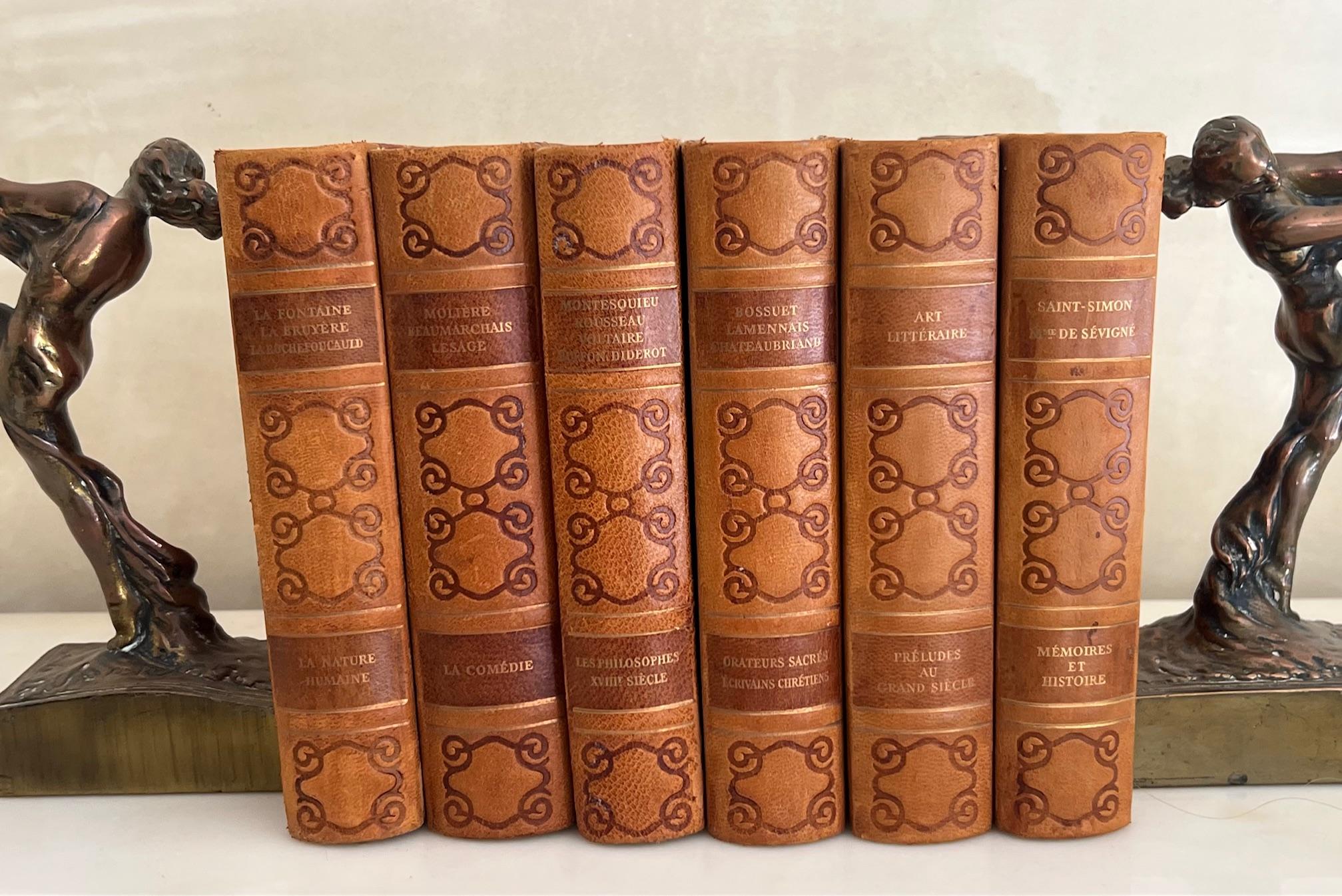 Juego de 6 libros franceses con lomo de cuero, 1953 mediados del siglo XX en venta