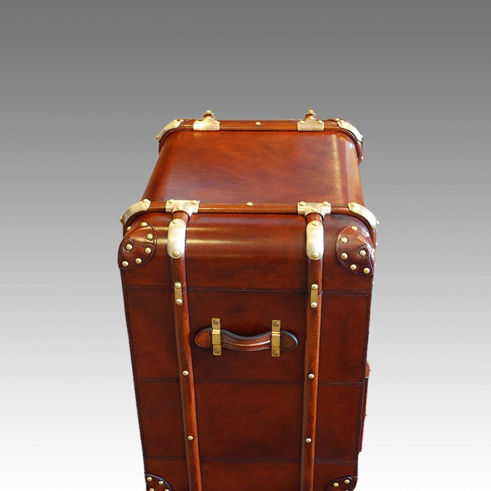 Leather 'Steamer Trunk' Bedside Chest In New Condition In Salisbury, Wiltshire