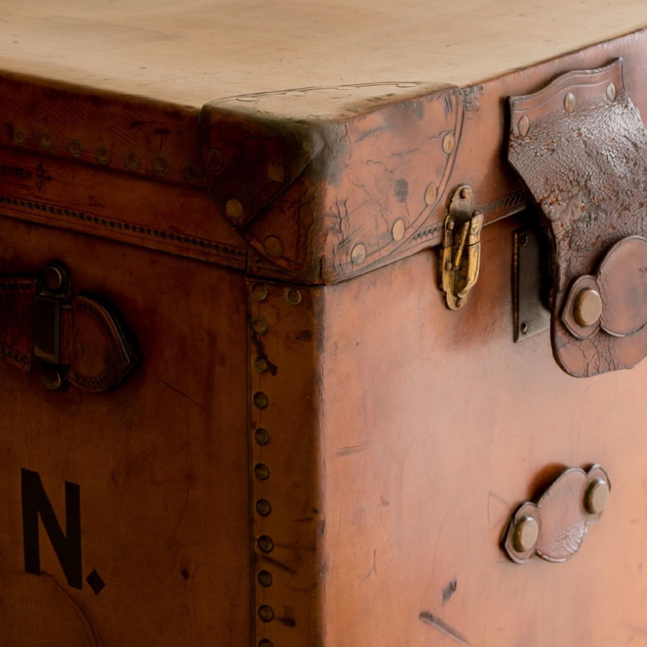 Leather Steamer Trunk by Finnigans, circa 1920 For Sale 5