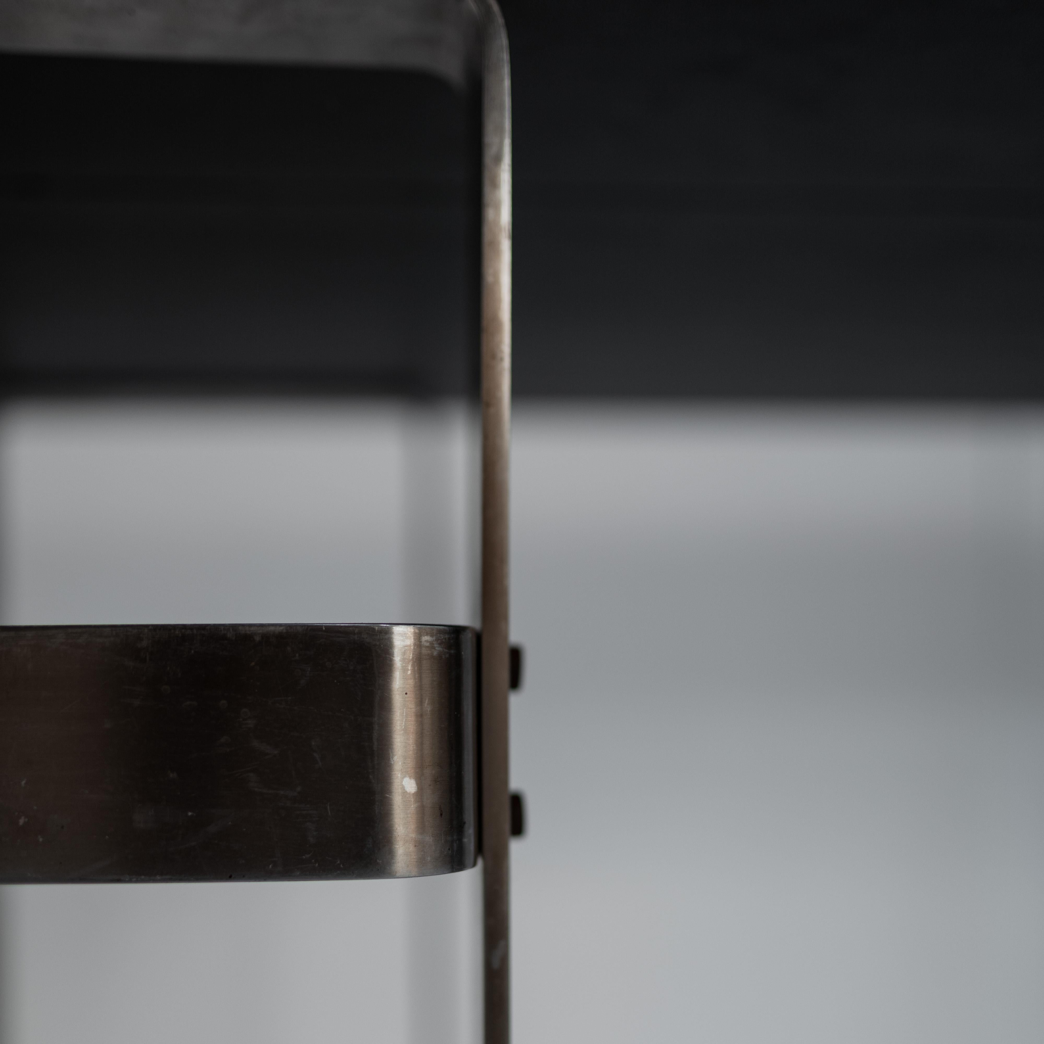 Mesa de cuero y acero para Gavina, años 70, Italia en venta 4