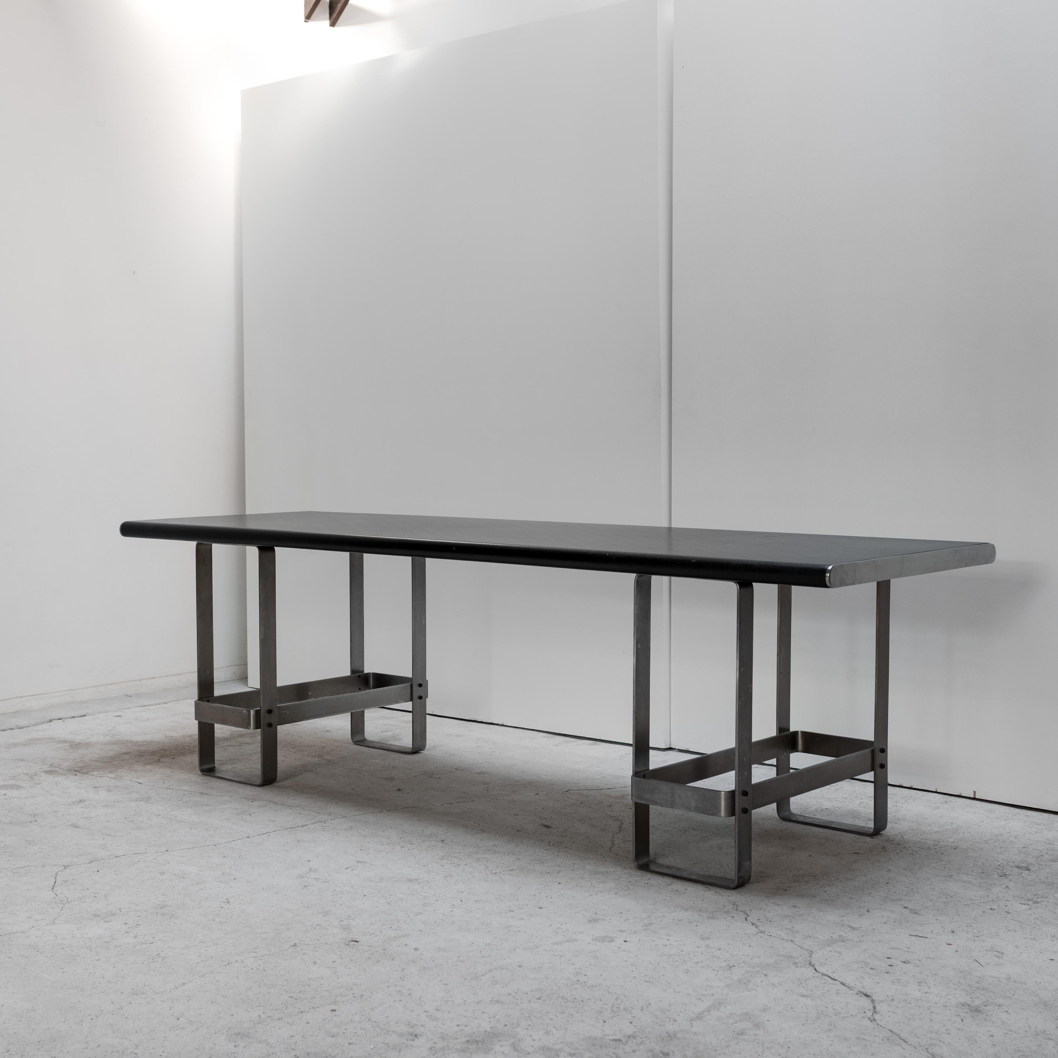 Mesa de cuero y acero para Gavina, años 70, Italia en venta 1