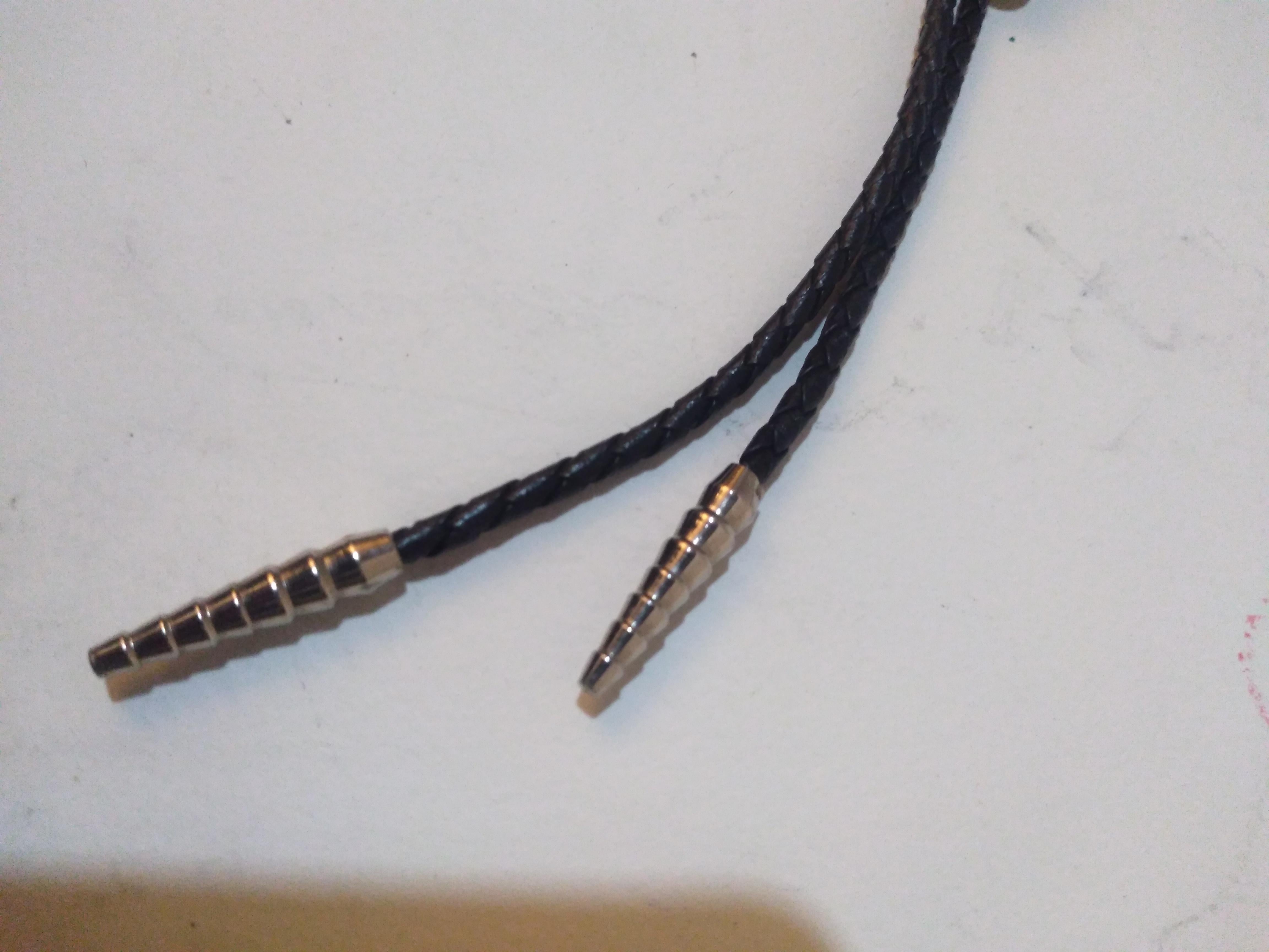 XX secolo Cravatta Western Bolo in pelle, argento e charoite in vendita