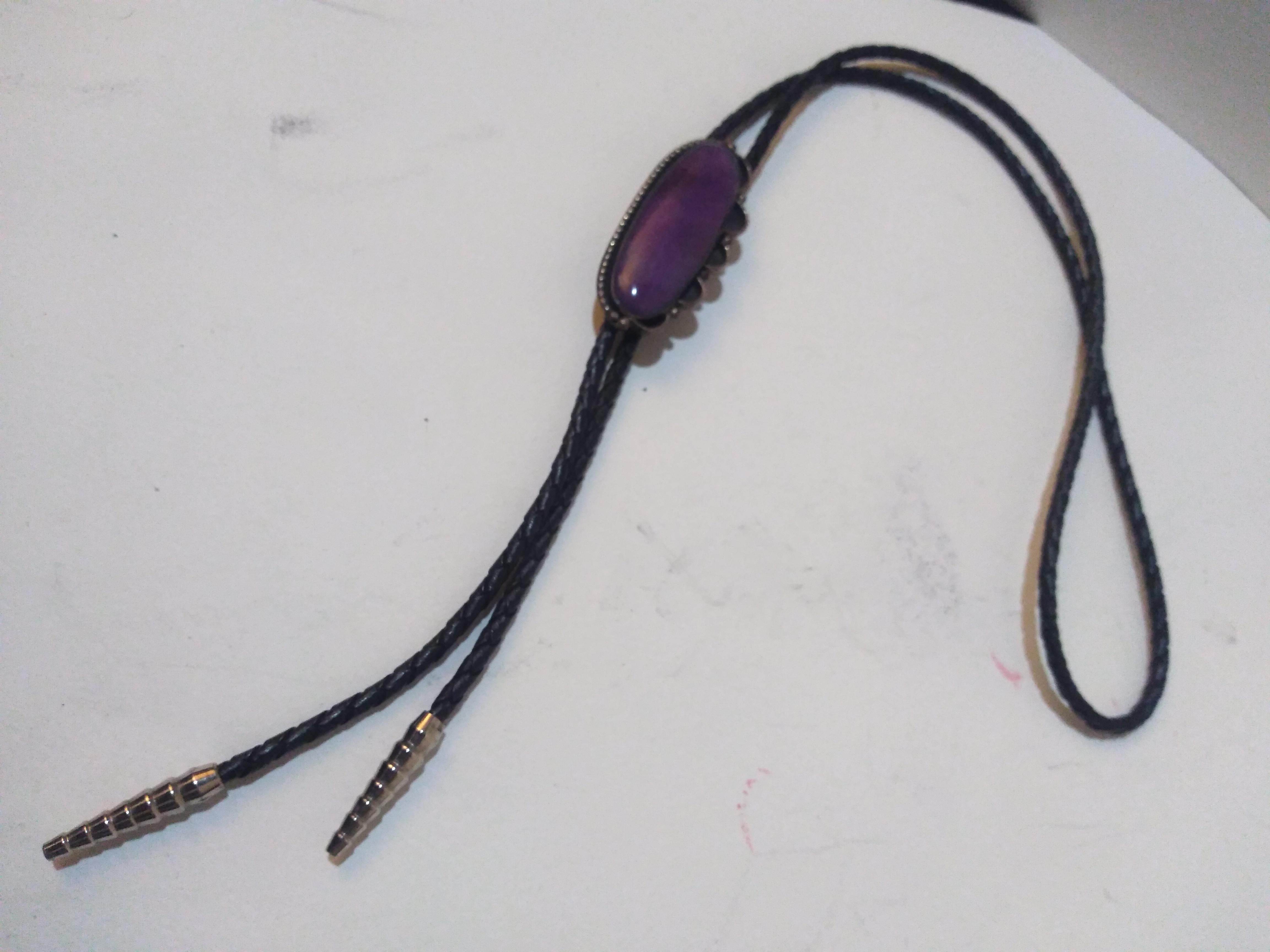 Argento 925 Cravatta Western Bolo in pelle, argento e charoite in vendita