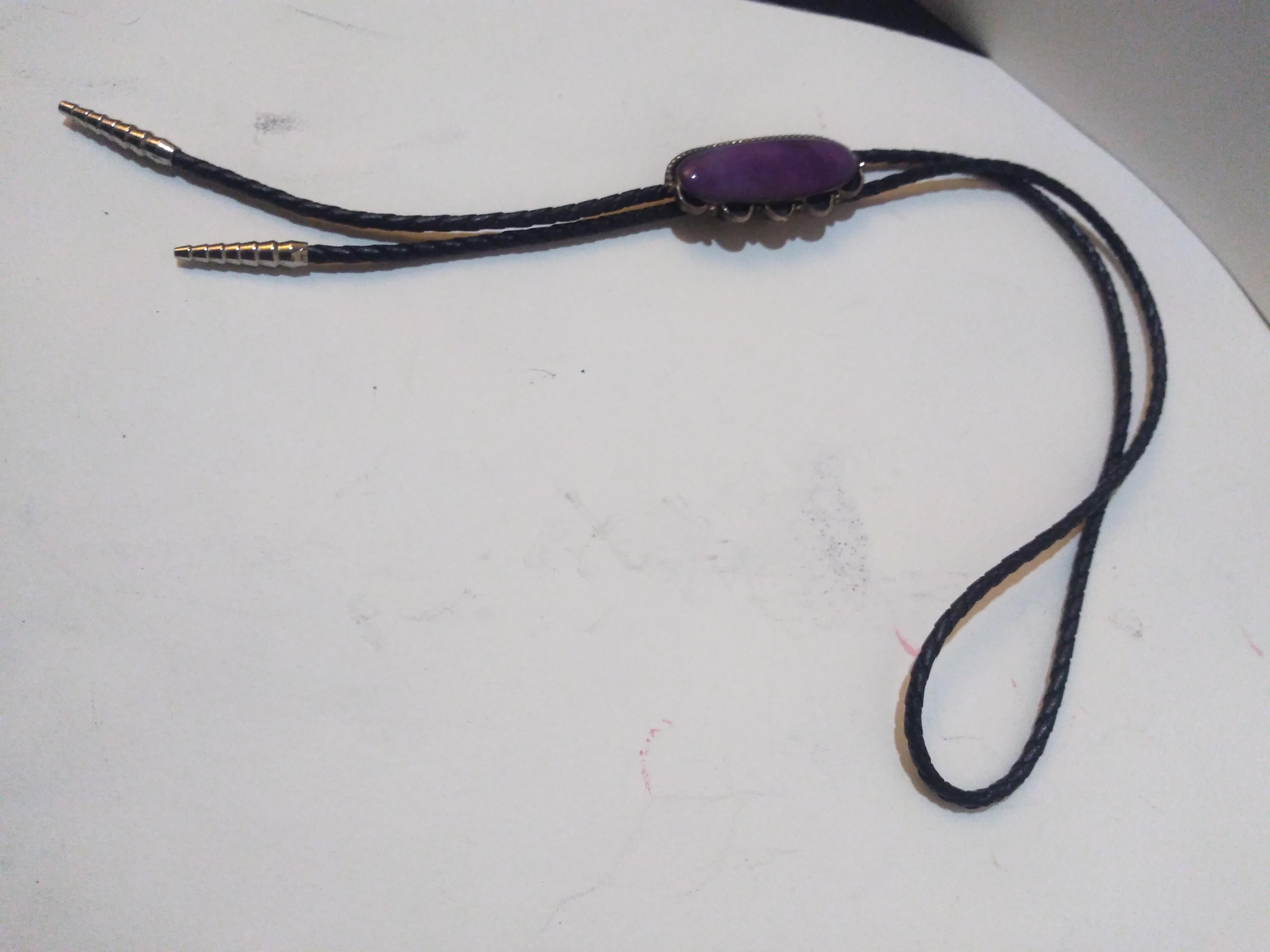 Cravatta Western Bolo in pelle, argento e charoite in vendita 1