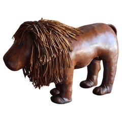 Taburete / Objeto de cuero de Dimitri Omersa, vendido por Abercrombie & Fitch, años 60