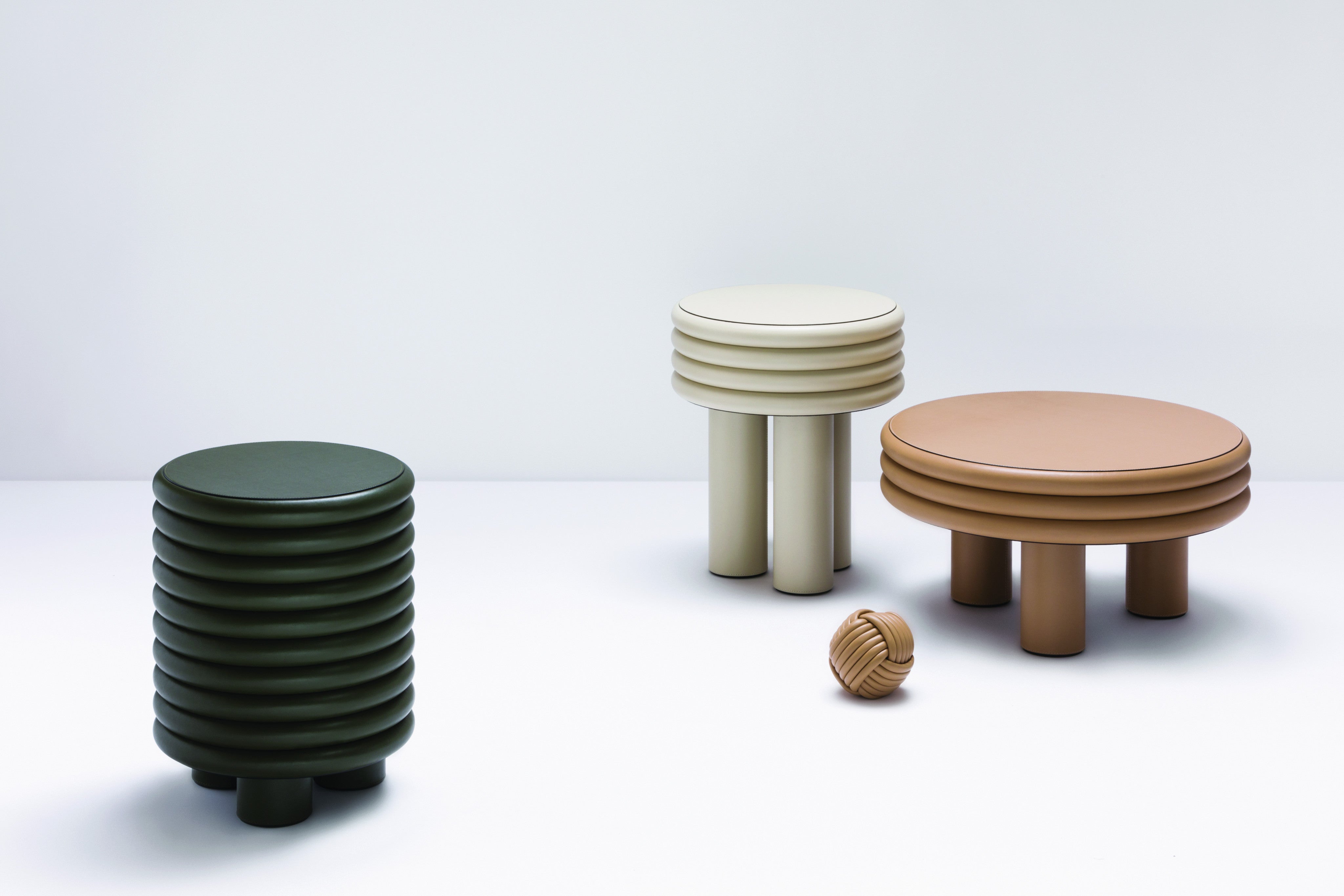 Scala Leather Stool Round -- Stephane Parmentier x Giobagnara

Available in printed calfskin, suede, nappa.

Embracing sleek designs and beautiful materials, the Stephane Parmentier Collection for Giobagnara epitomizes a commitment to luxurious