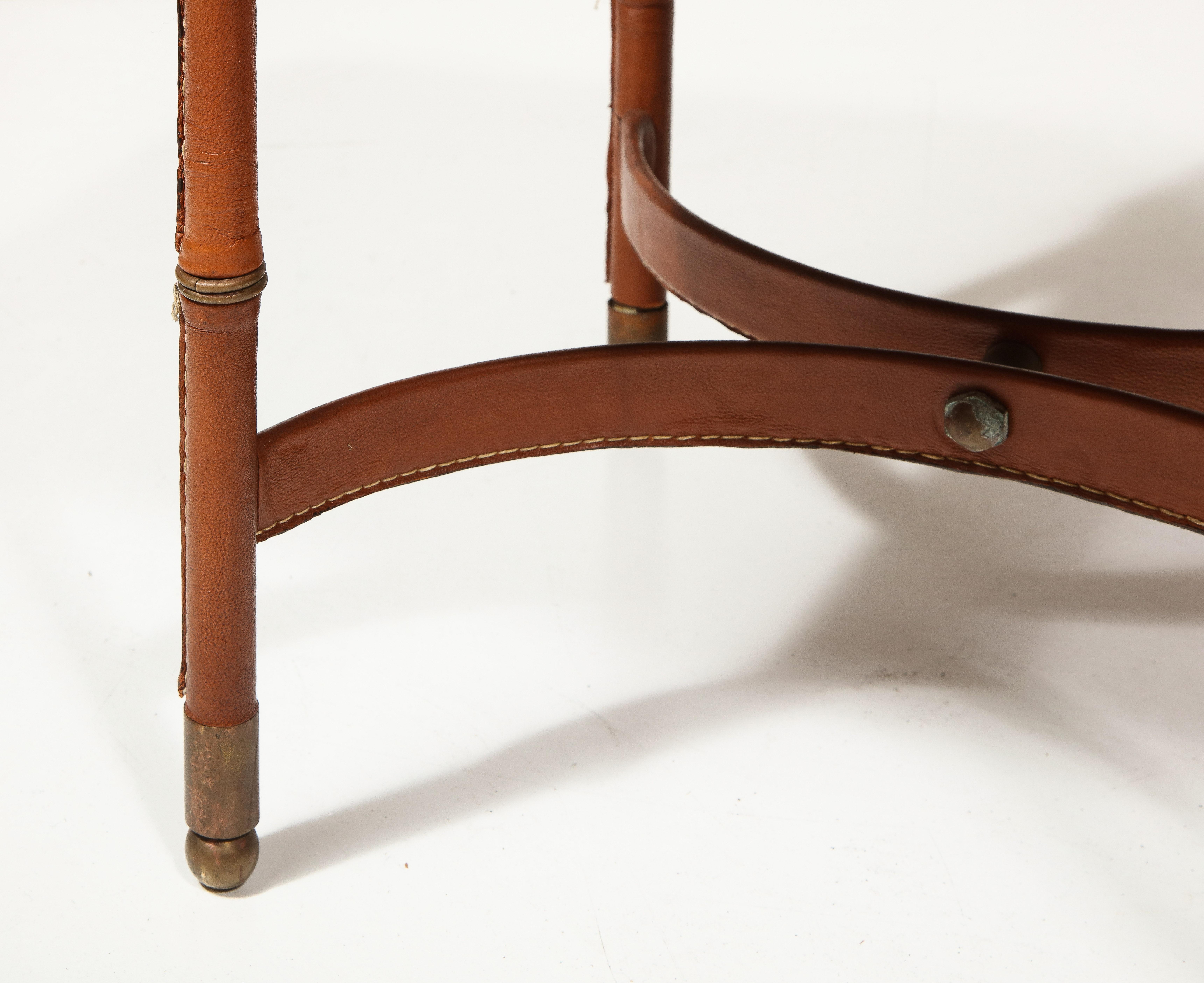 Tabouret en cuir avec pieds en laiton par Jacques Adnet, France, vers 1940 en vente 5