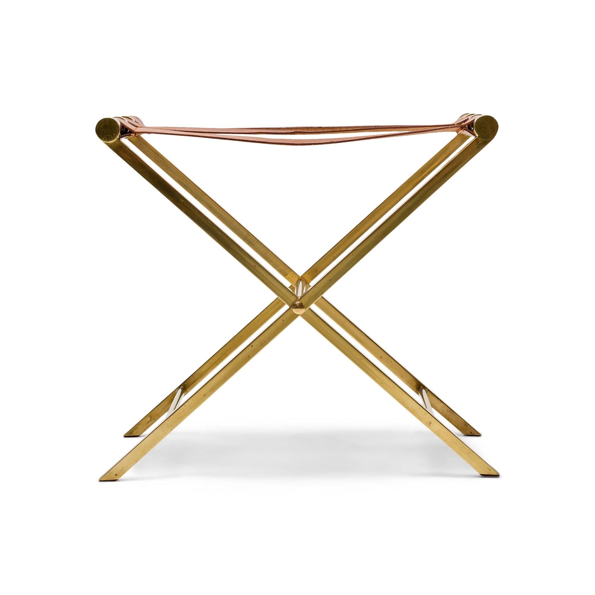 Banc pliant à courroie en cuir Excellent état - En vente à Sagaponack, NY
