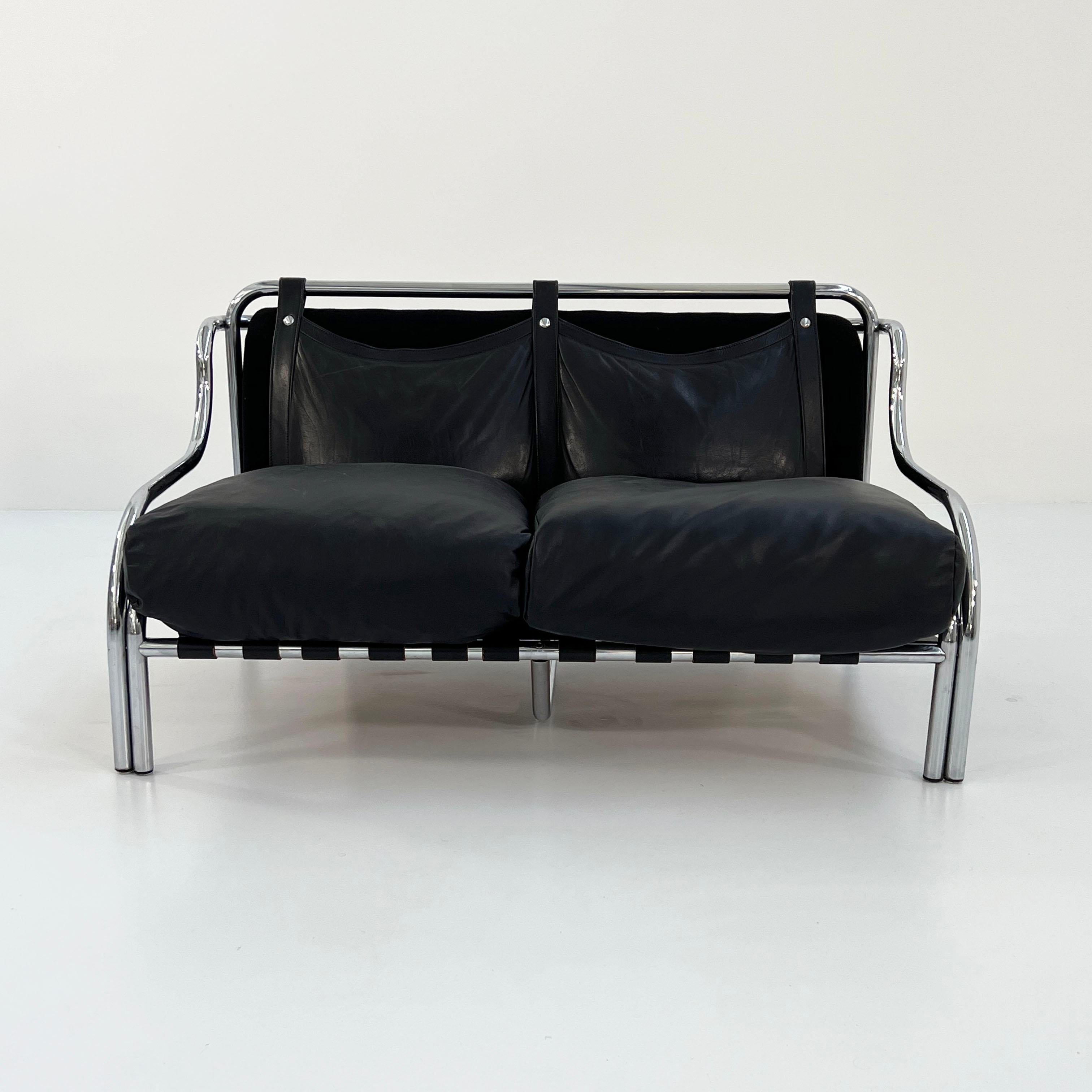 Italian Leather Stringa 2-seater Sofa by Gae Aulenti for Poltronova, 1960s For Sale