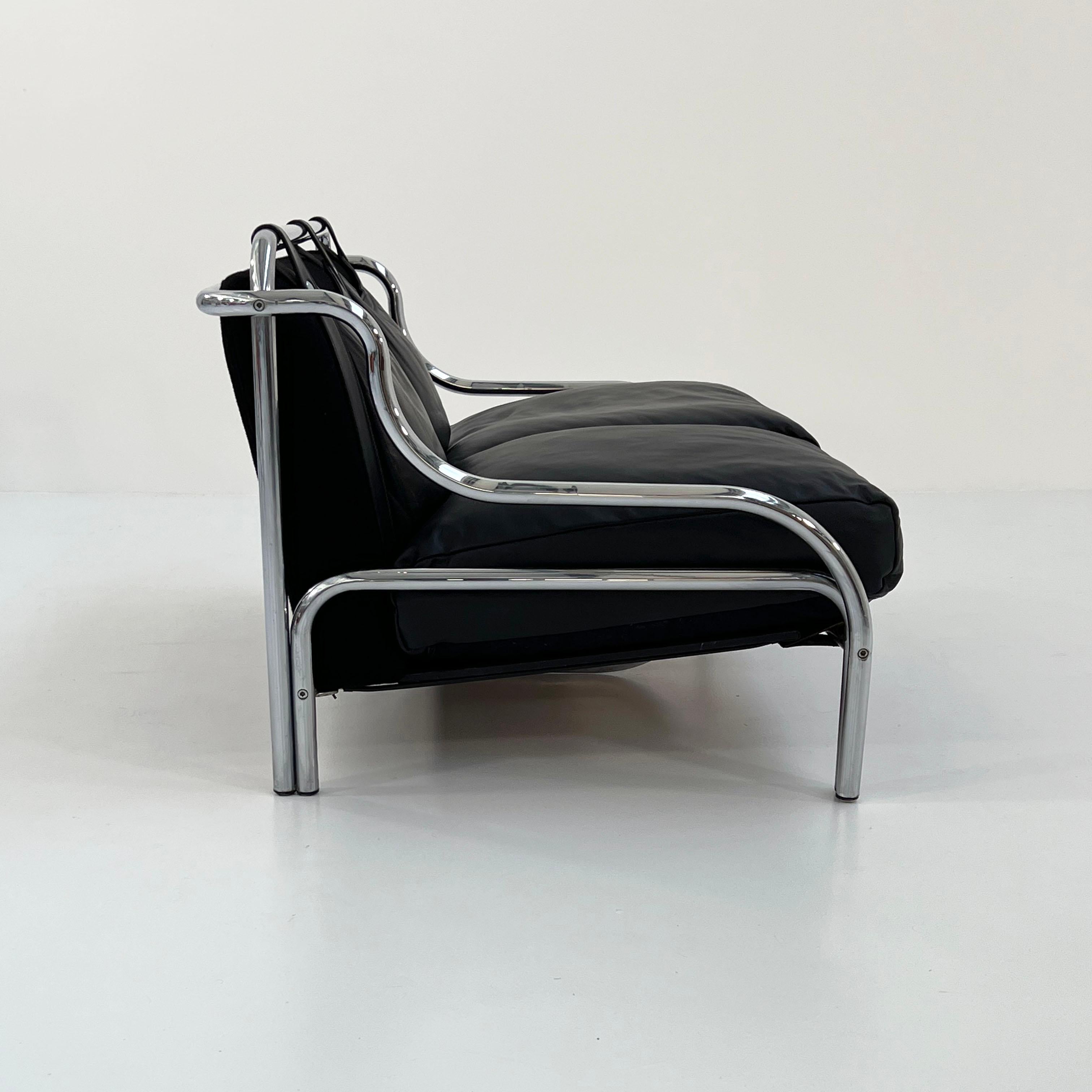 Leather Stringa 2-seater Sofa by Gae Aulenti for Poltronova, 1960s In Good Condition For Sale In Ixelles, Bruxelles