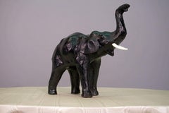 Gefüllter Elefant aus Leder