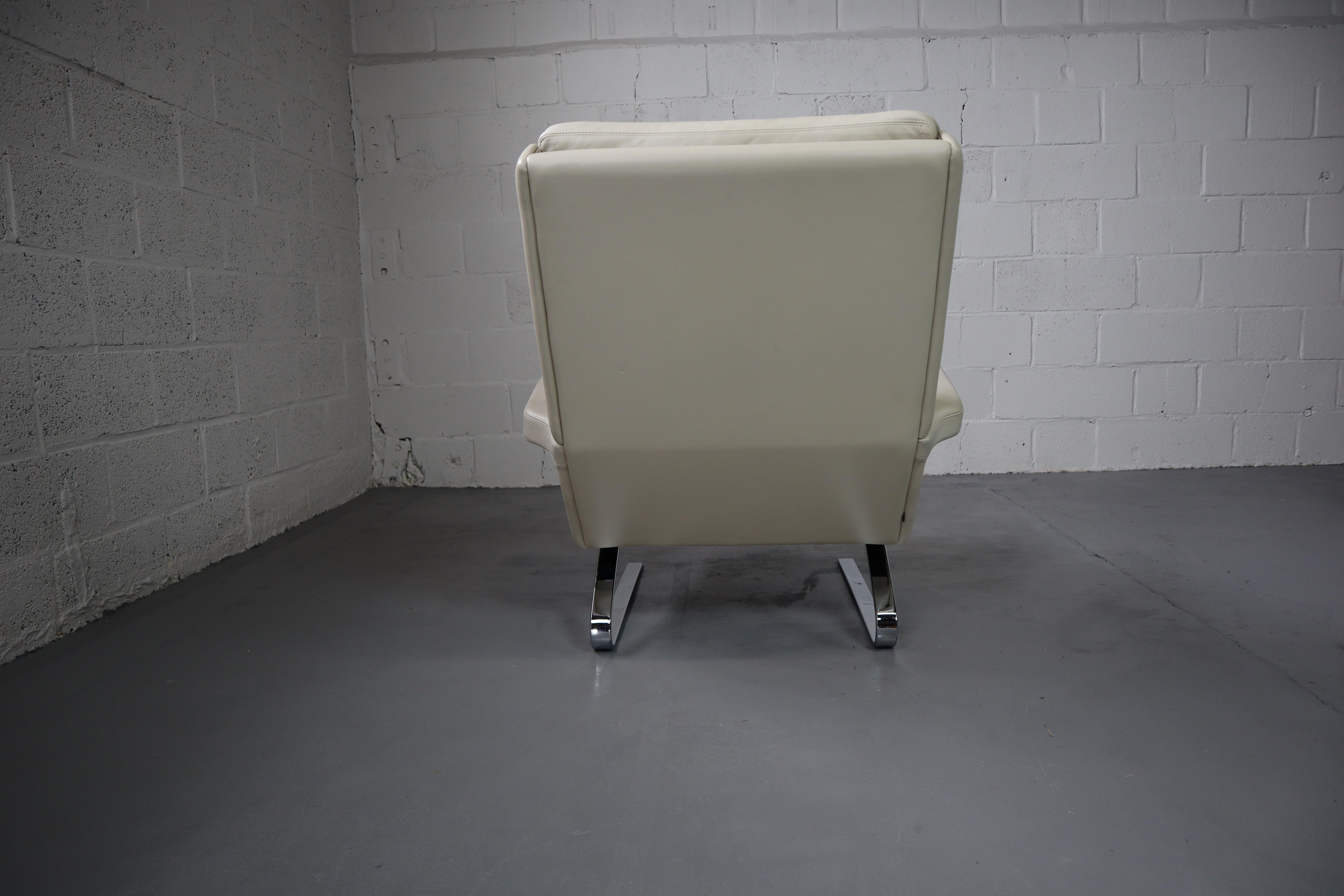 swing arm chair