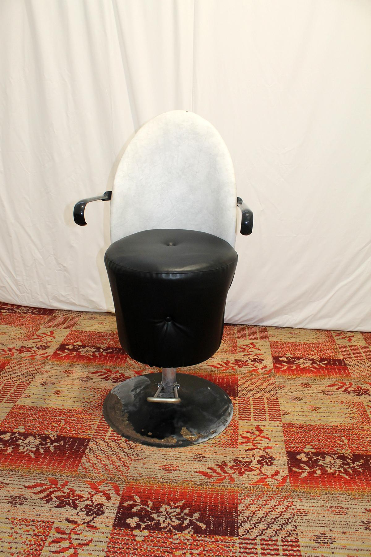 Leather Swivel Hairdressing Salon Chair, 1980s In Good Condition For Sale In Prague 8, CZ