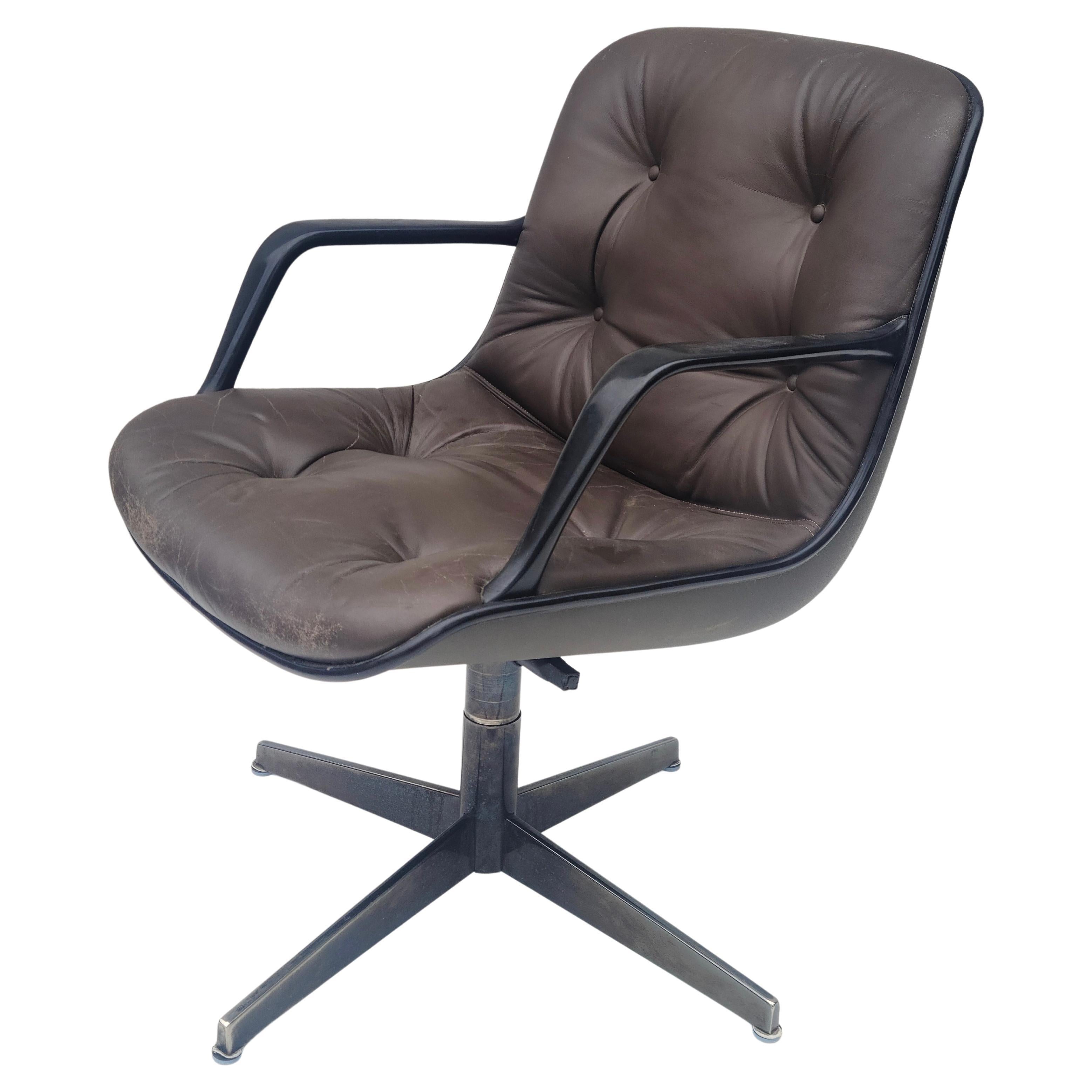 Late 20th Century Leather Swivel Lounge Chair by Steelcase after Pollock Knoll
