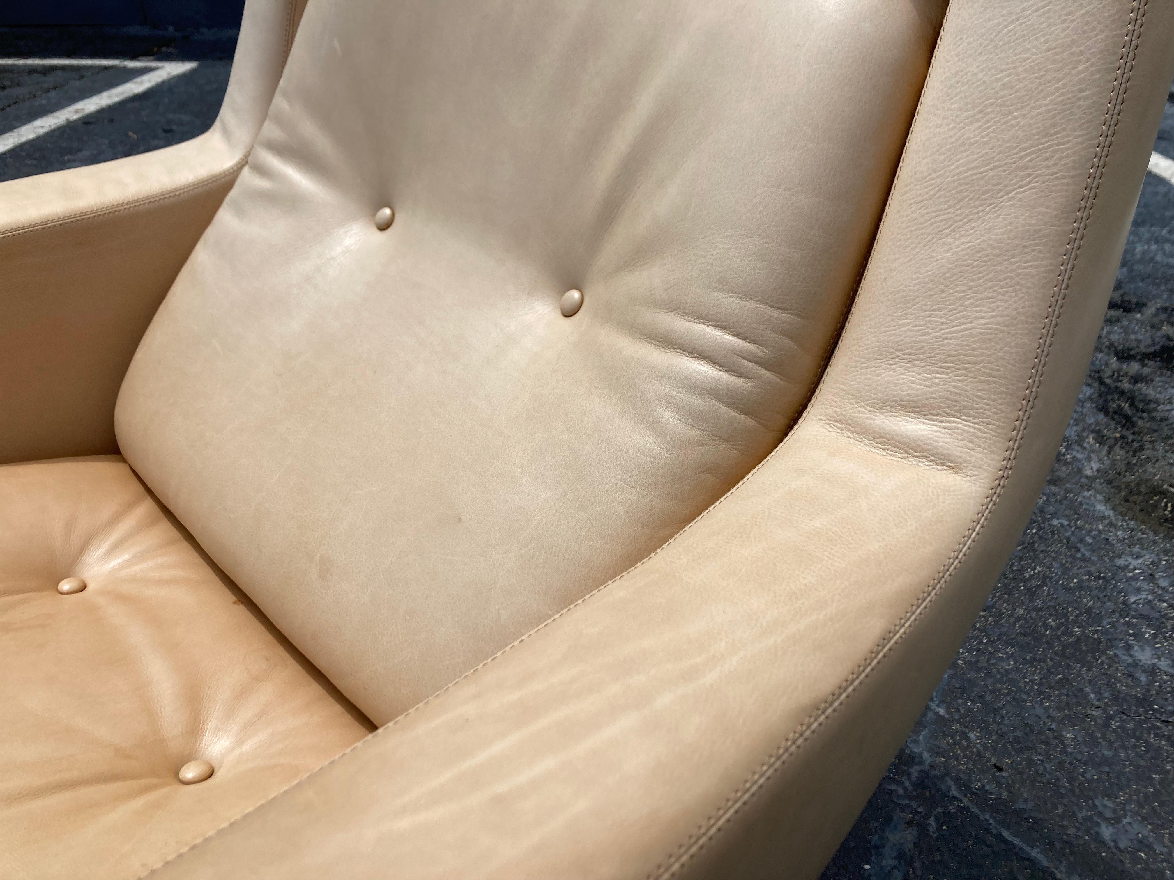 Leather Swivel Lounge Chair, Mid Century Modern Style For Sale 5