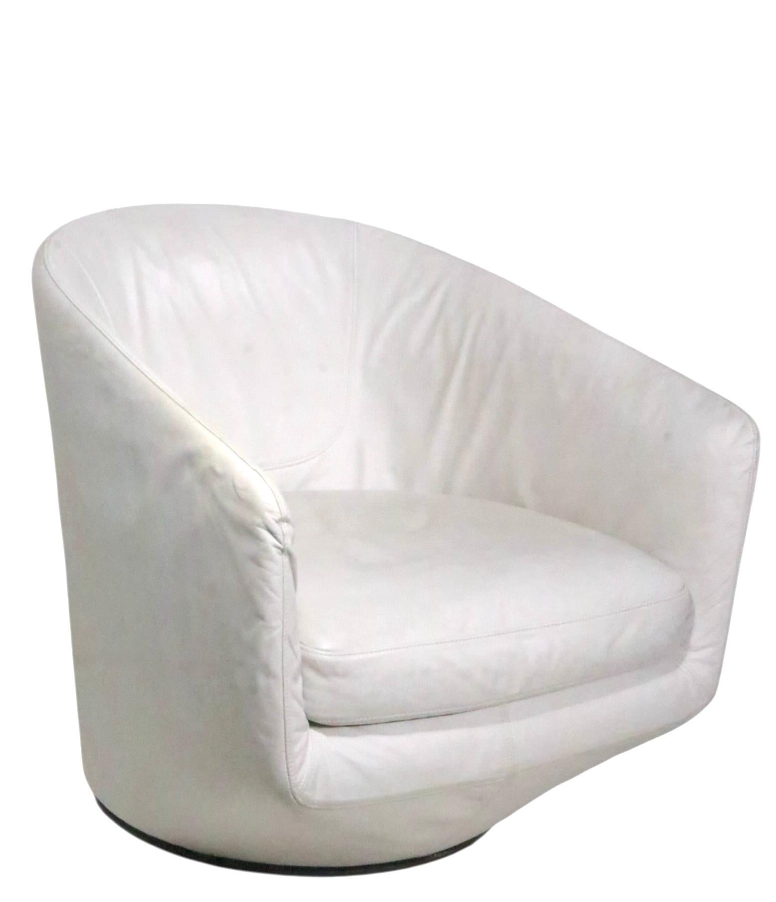 Tumbona giratoria de cuero  Vuelta en U  Silla diseñada por Niels Bendtsen Italia c 2013 en venta 7