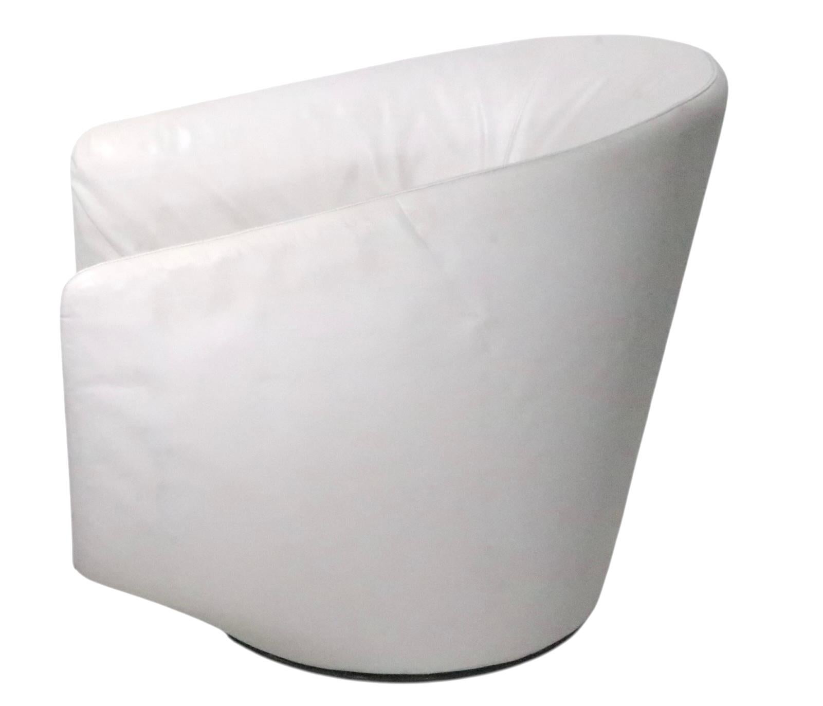 Tumbona giratoria de cuero  Vuelta en U  Silla diseñada por Niels Bendtsen Italia c 2013 en venta 8
