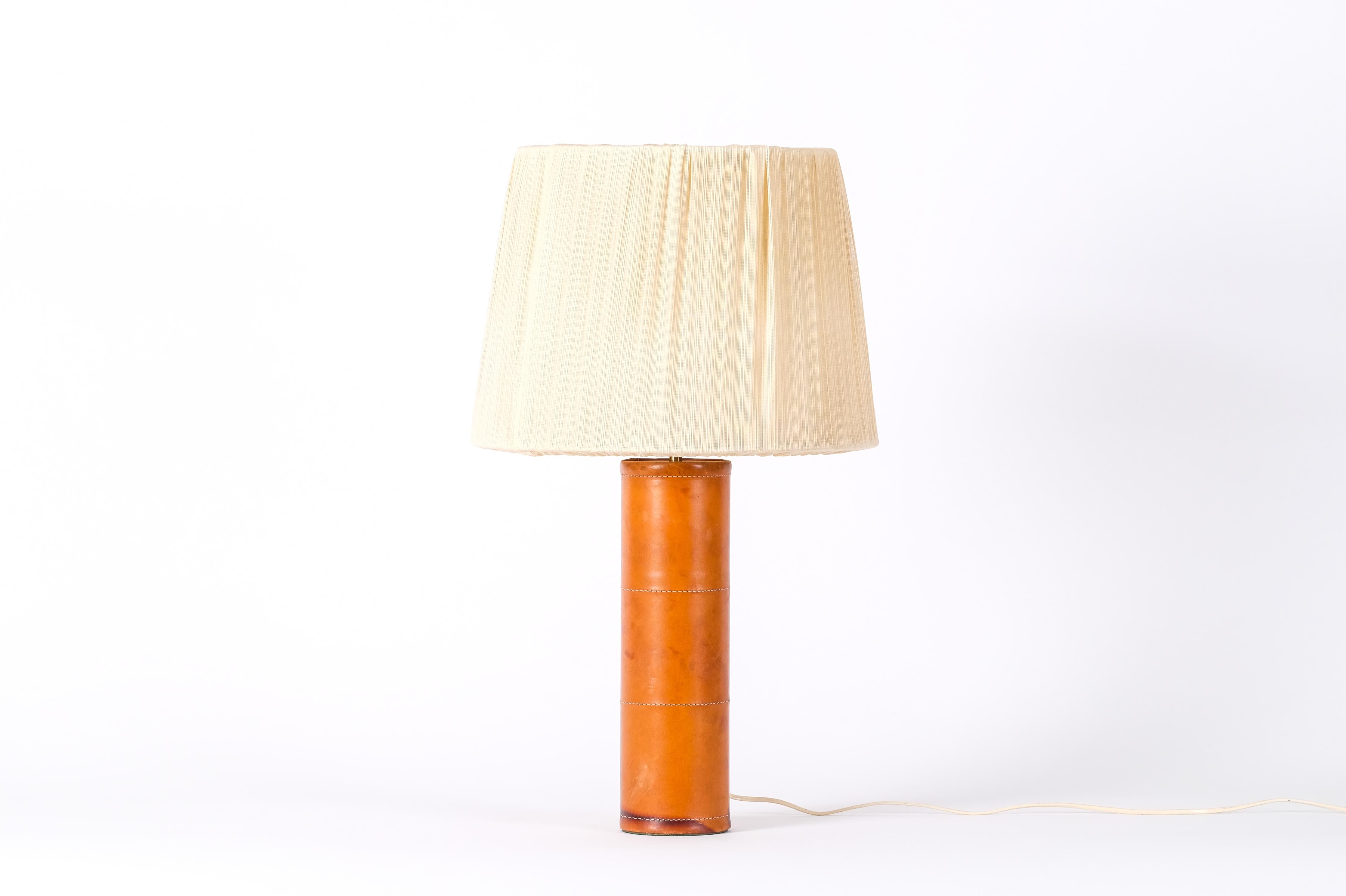 Scandinavian Modern Leather table lamp by Bergboms, Sweden, 1960s For Sale