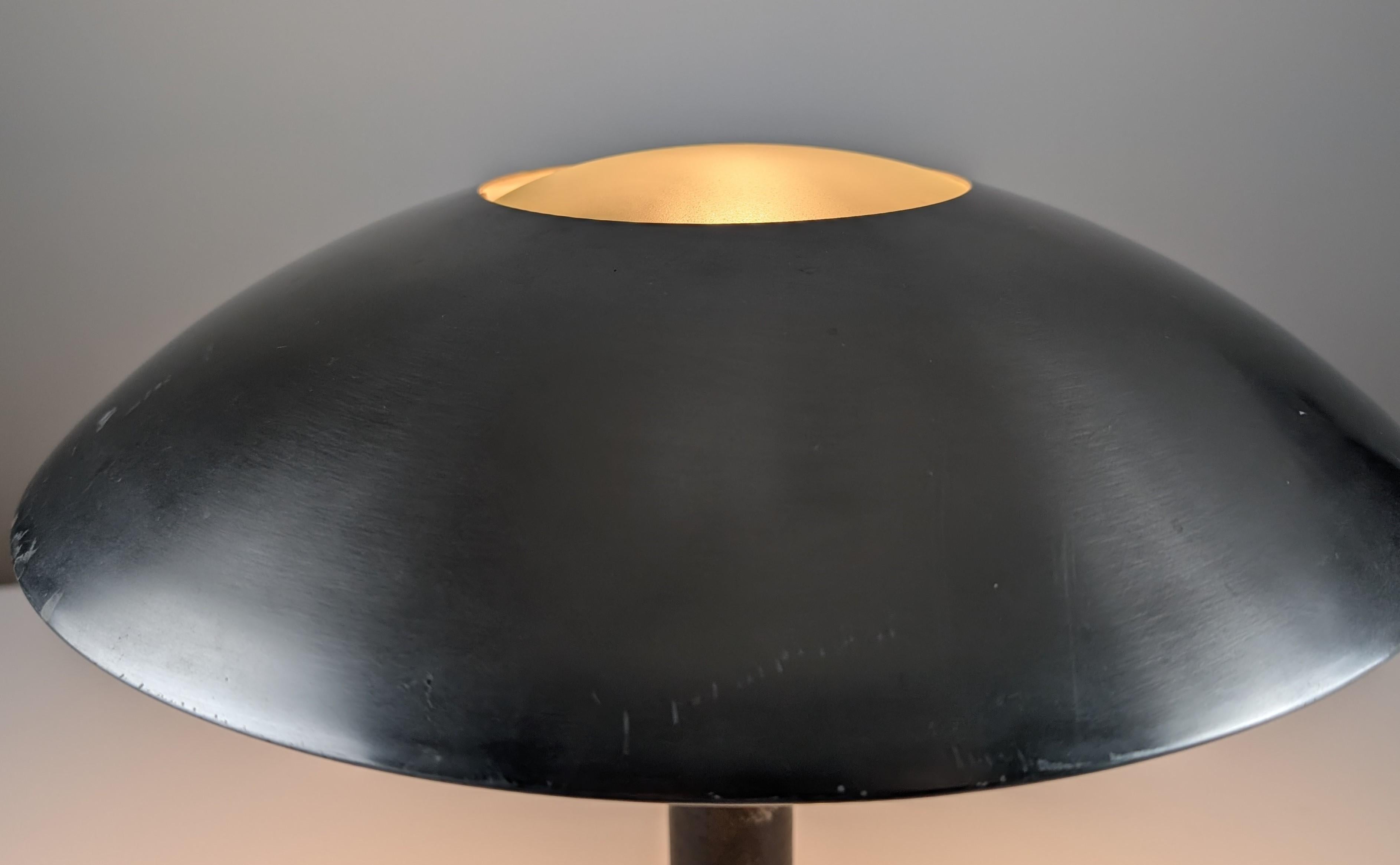 Lampada da tavolo in pelle di Metalarte, 1962 In condizioni buone in vendita a Benalmadena, ES