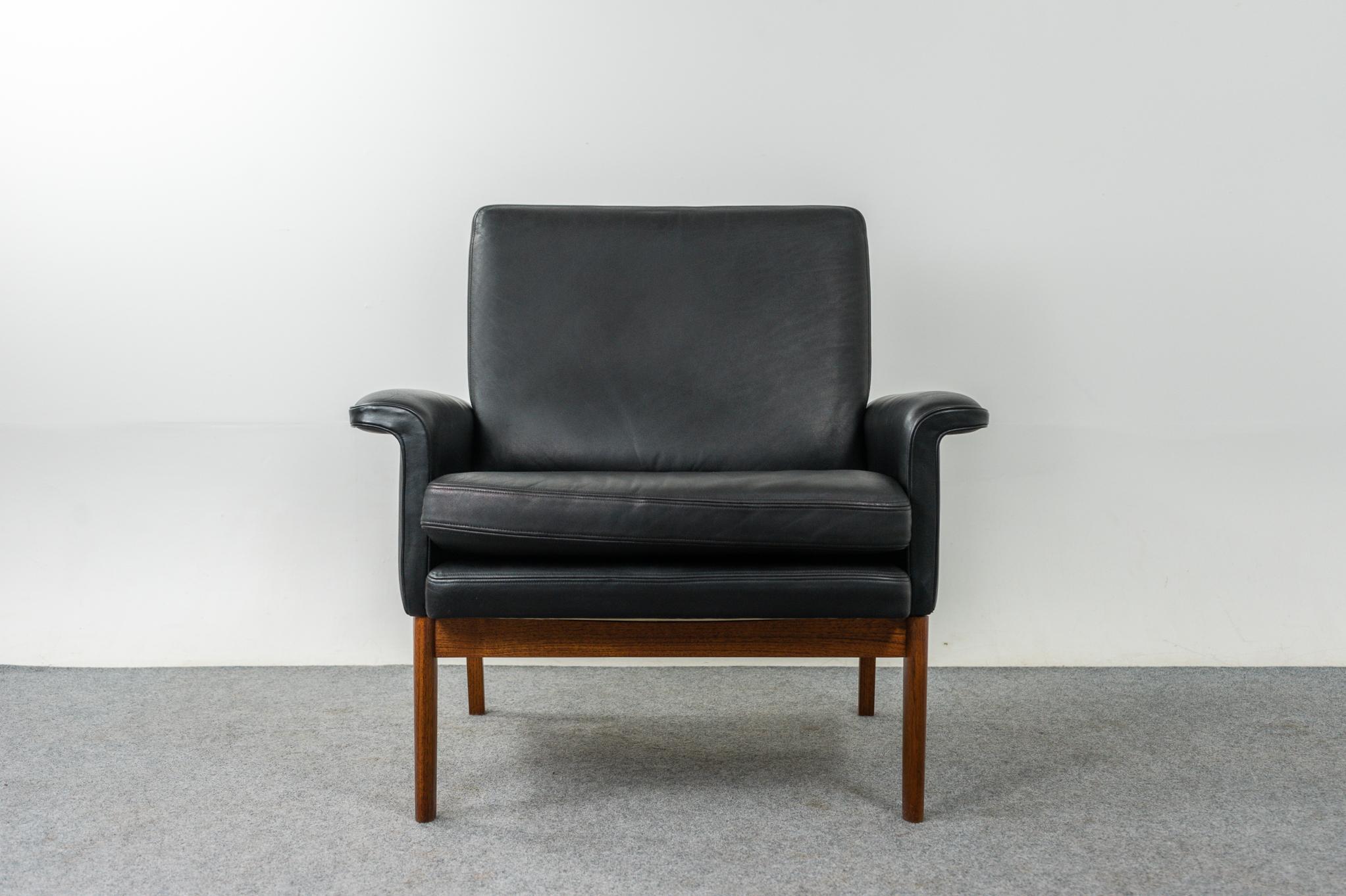 Scandinavian Modern Leather & Teak Model 218 Jupiter Chair by Finn Juhl for France & Son