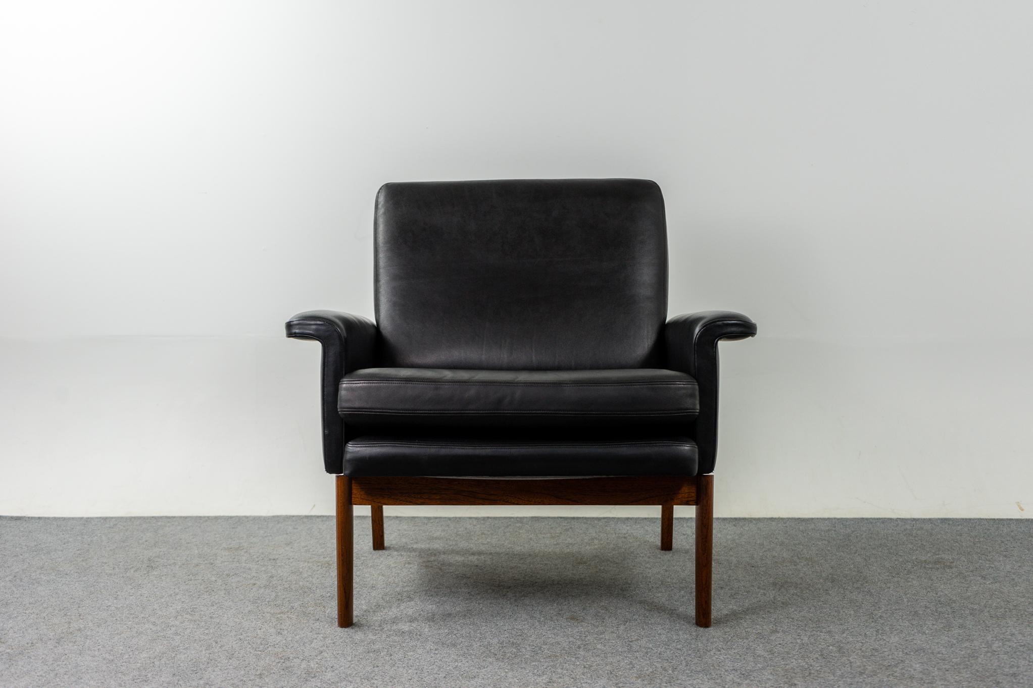 Leather & Teak Model 218 Jupiter Chair by Finn Juhl for France & Son In Good Condition In VANCOUVER, CA