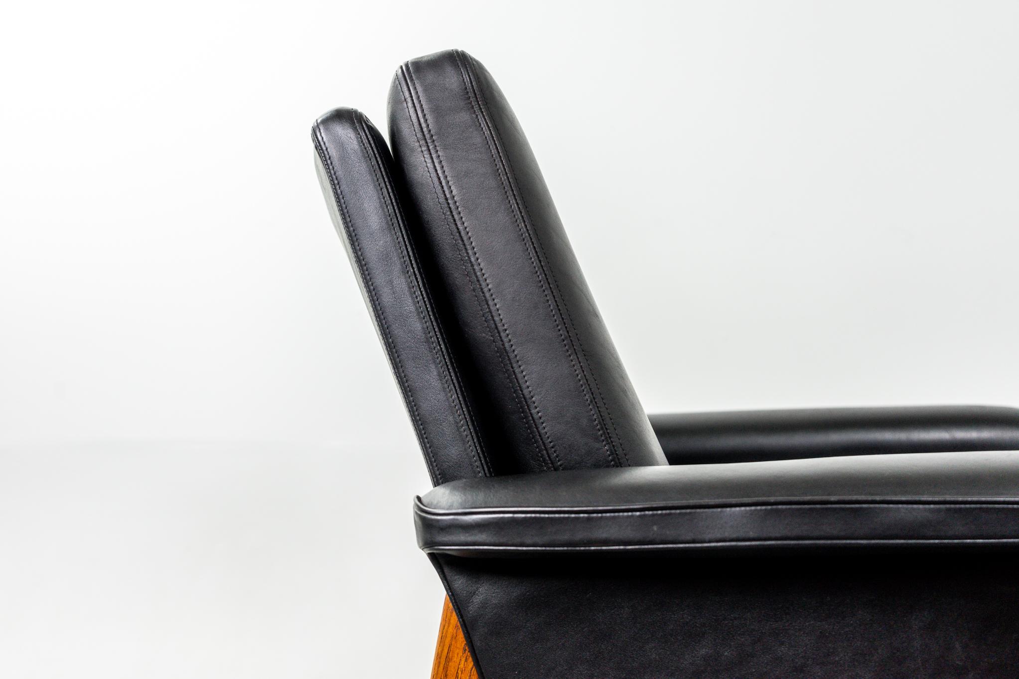 Leather & Teak Model 218 Jupiter Chair by Finn Juhl for France & Son 2
