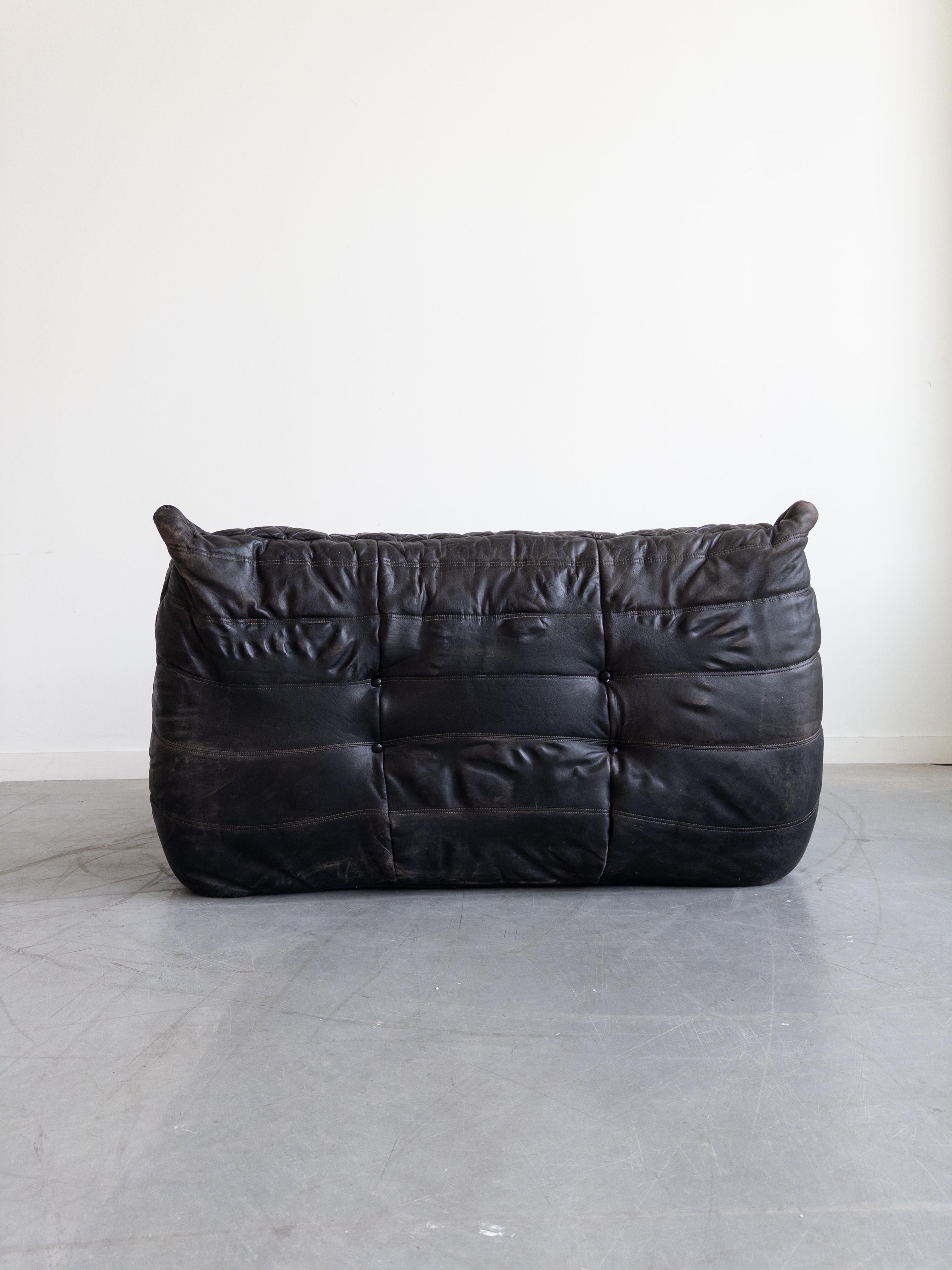 Sofá de 2 plazas Togo de piel de Michel Ducaroy para Ligne Roset Cuero en venta