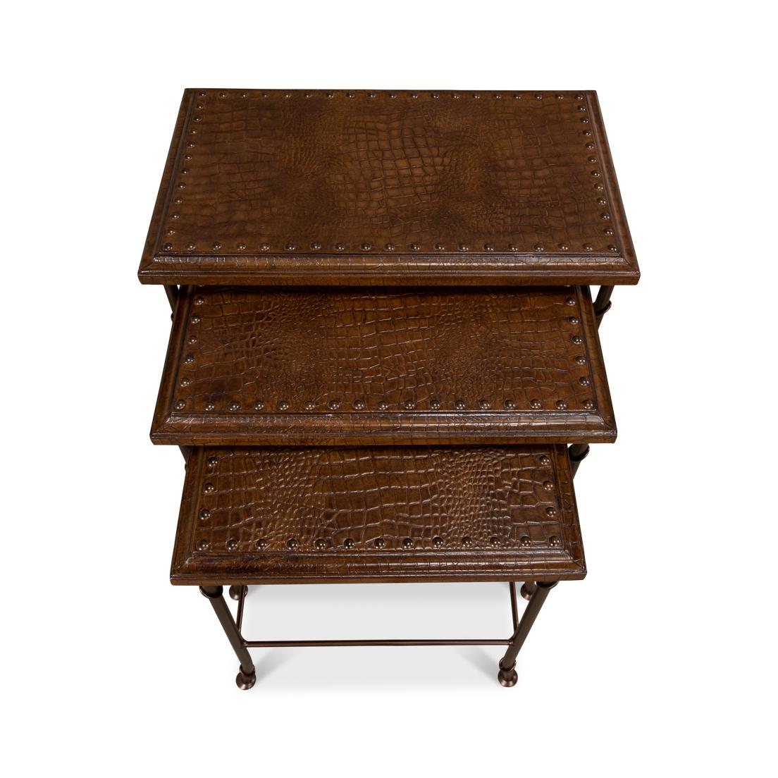 Tables gigognes en cuir en vente 2