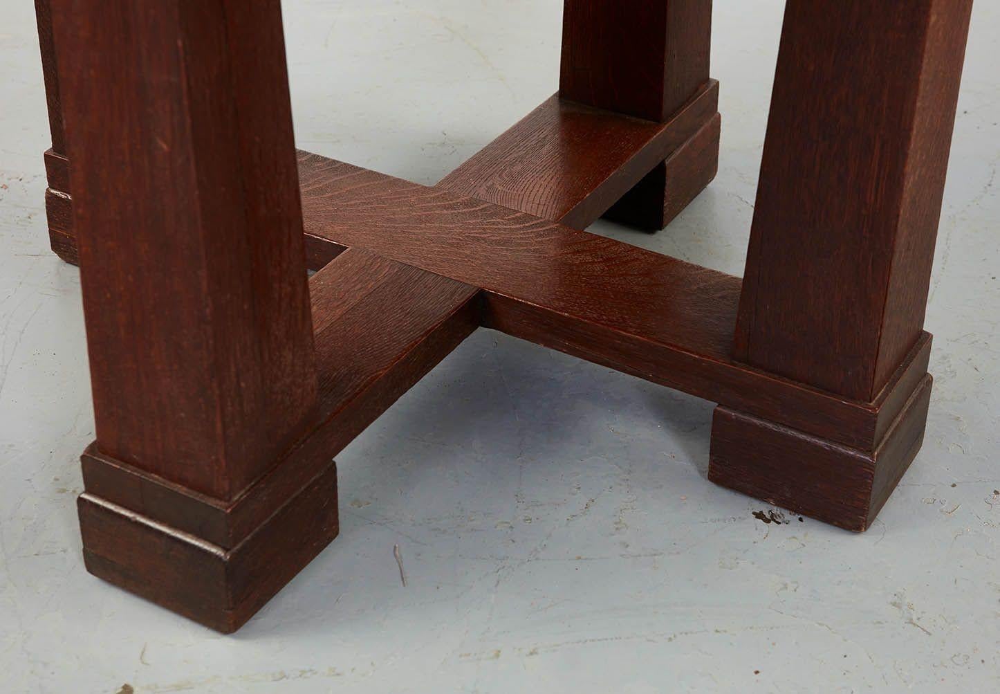 Table centrale octogonale à plateau en cuir en vente 3