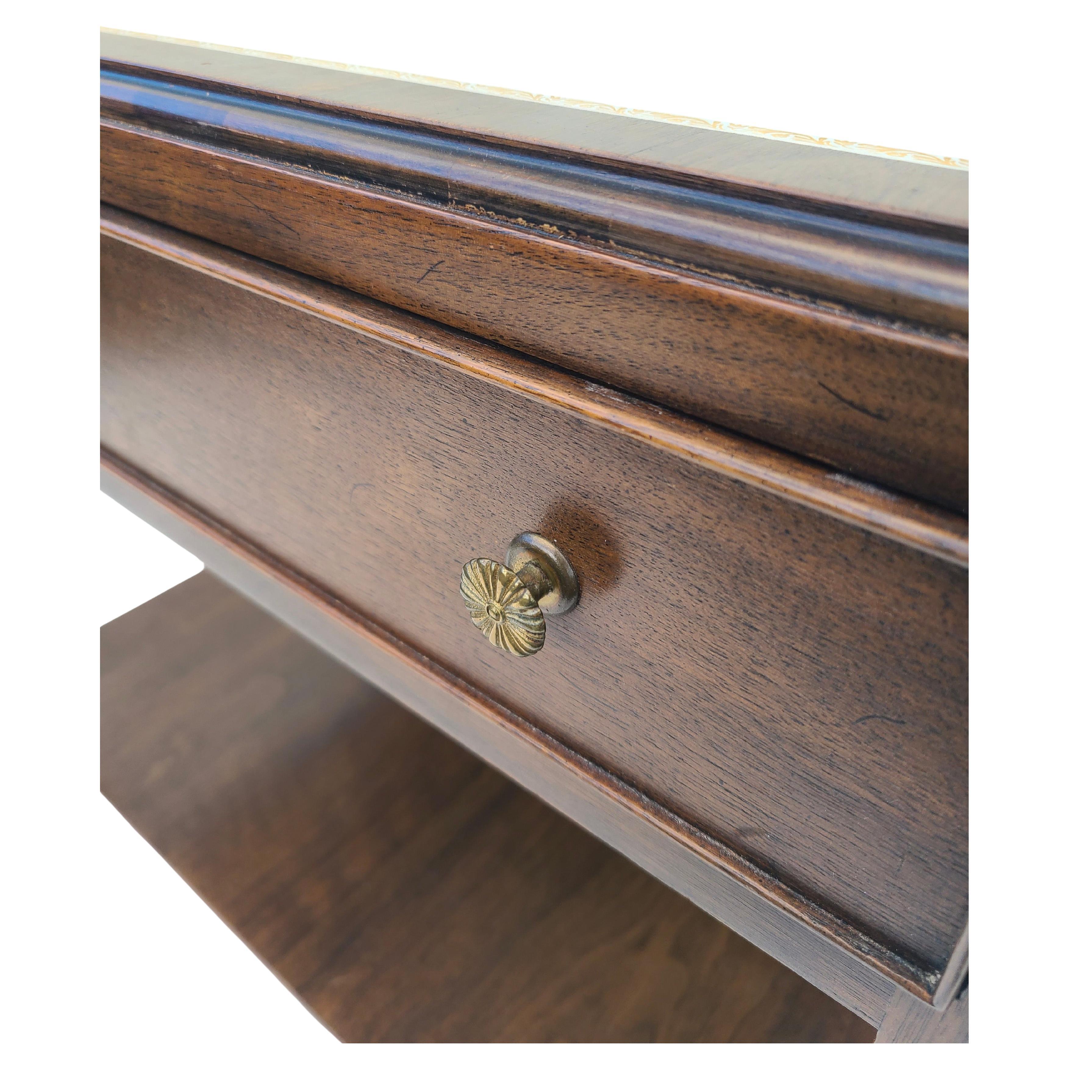 Lampe d'appoint en cuir par Johnson Furniture en vente 6