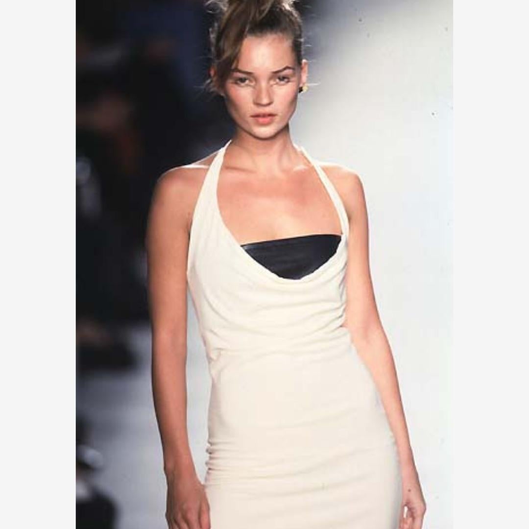 Top en cuir Versace Gianni Versace
Défilé automne/hiver 1997 
Taille : 40
MATERIAL : 100% cuir
Condit : Excellentes.


