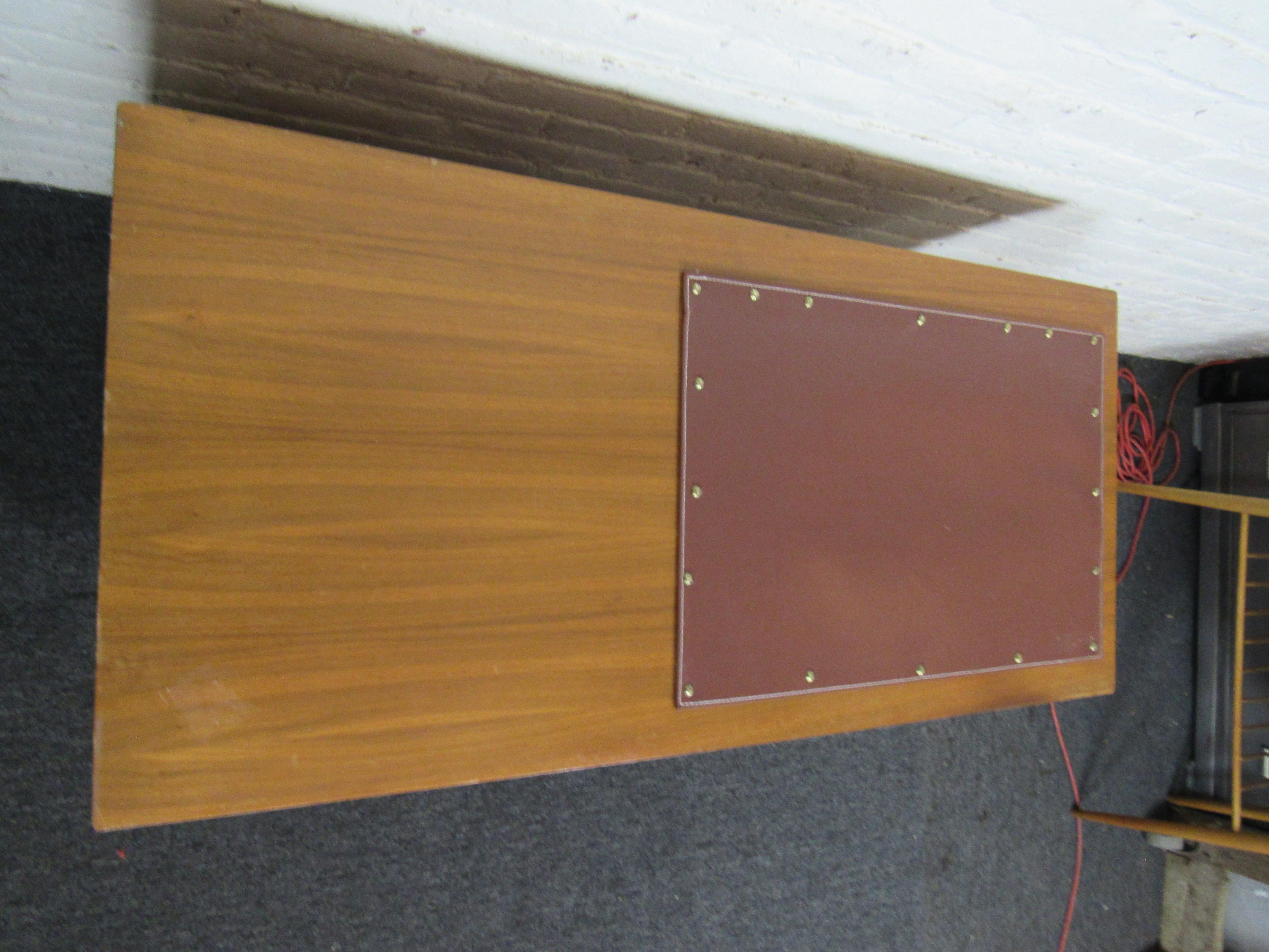 Leather Top Writing Desk For Sale 1