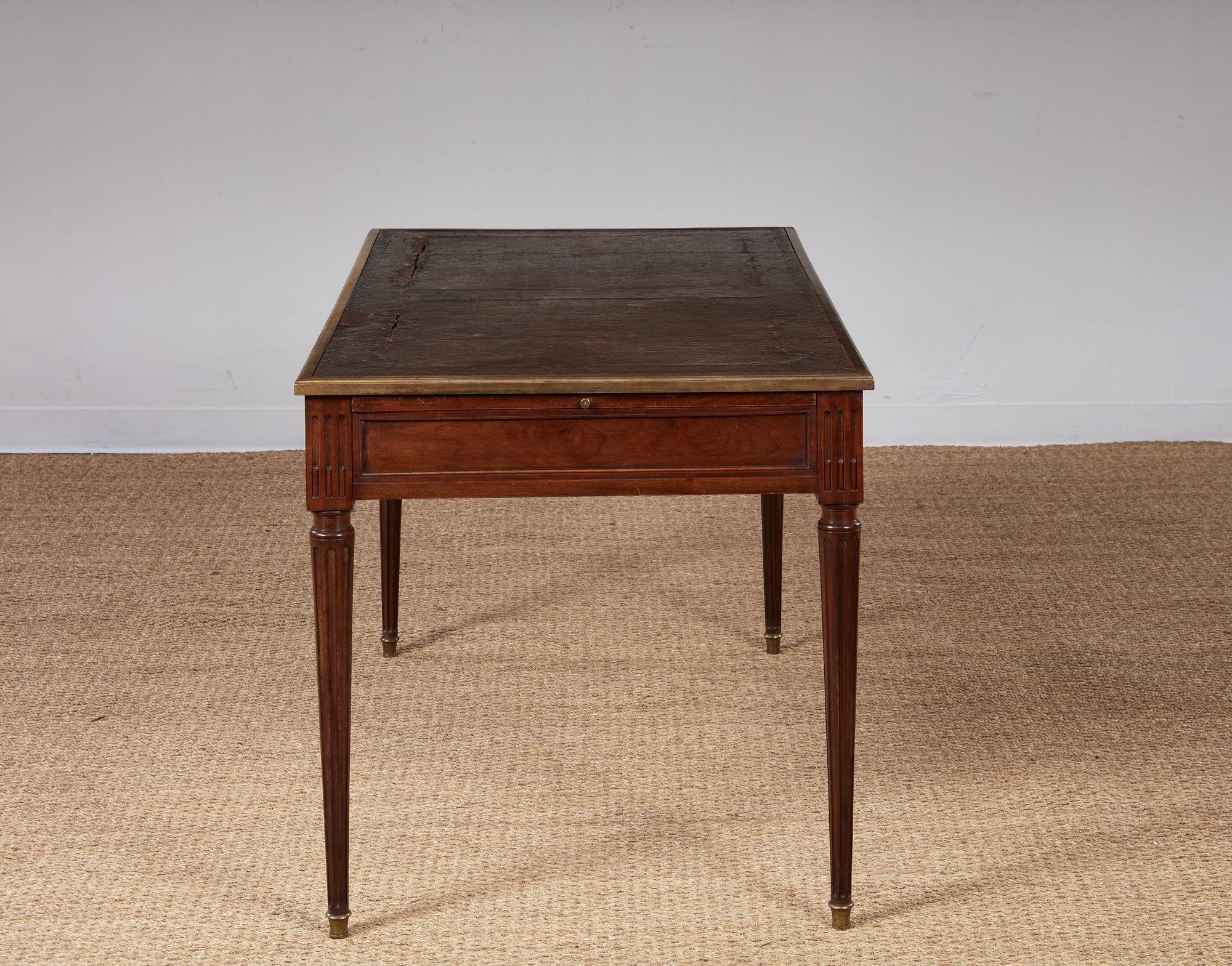 18th Century and Earlier Leather Topped and Brass Trimmed Louis XVI Writing Table For Sale