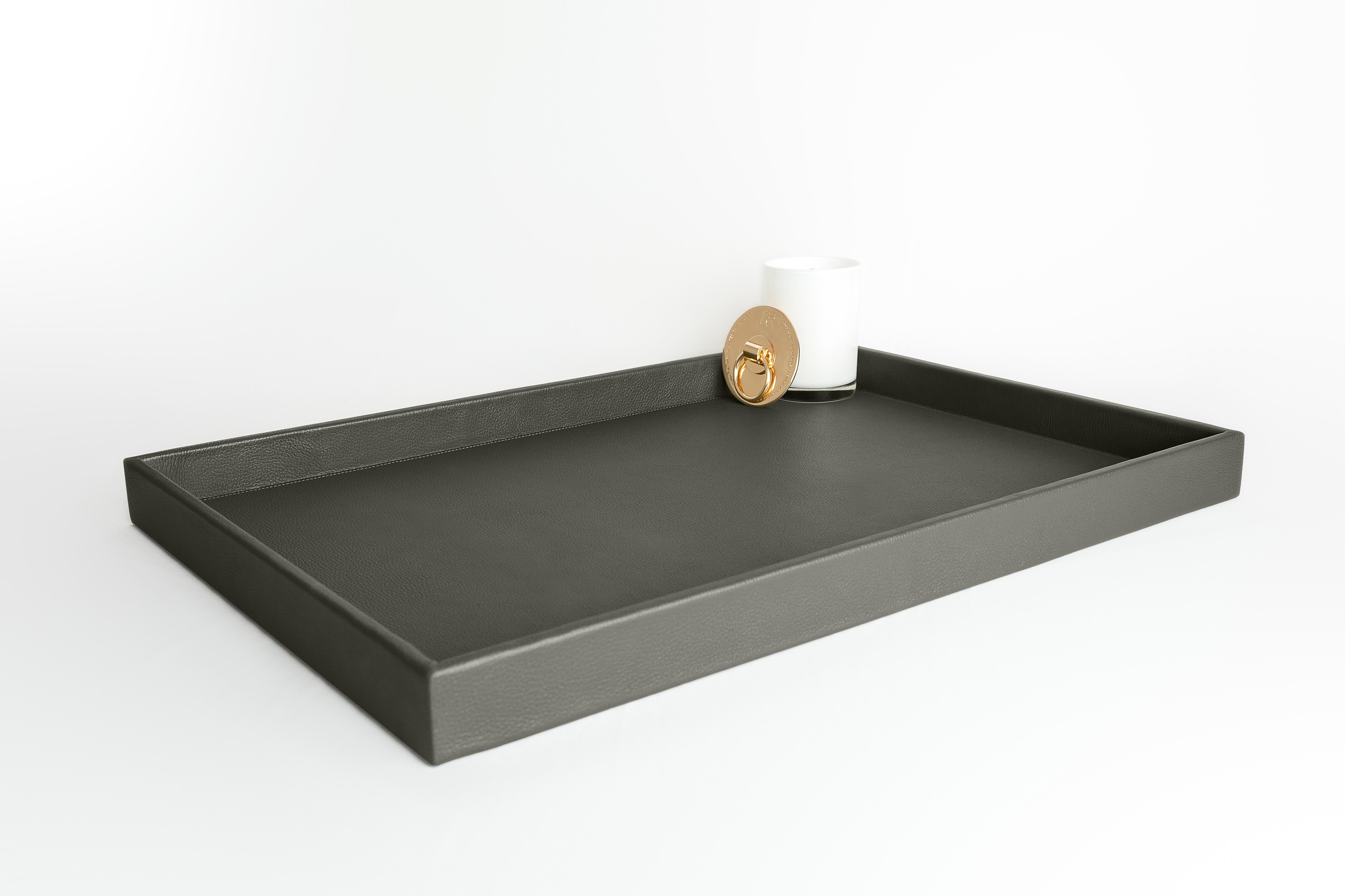 Monochrome Collection'S Tabletts

Die Monochrome Collection Trays können für verschiedene Zwecke einzeln oder als Set verwendet werden. Die Größen sind anpassbar, so dass Sie kreativ werden und ein einzigartiges Ambiente schaffen können, indem Sie