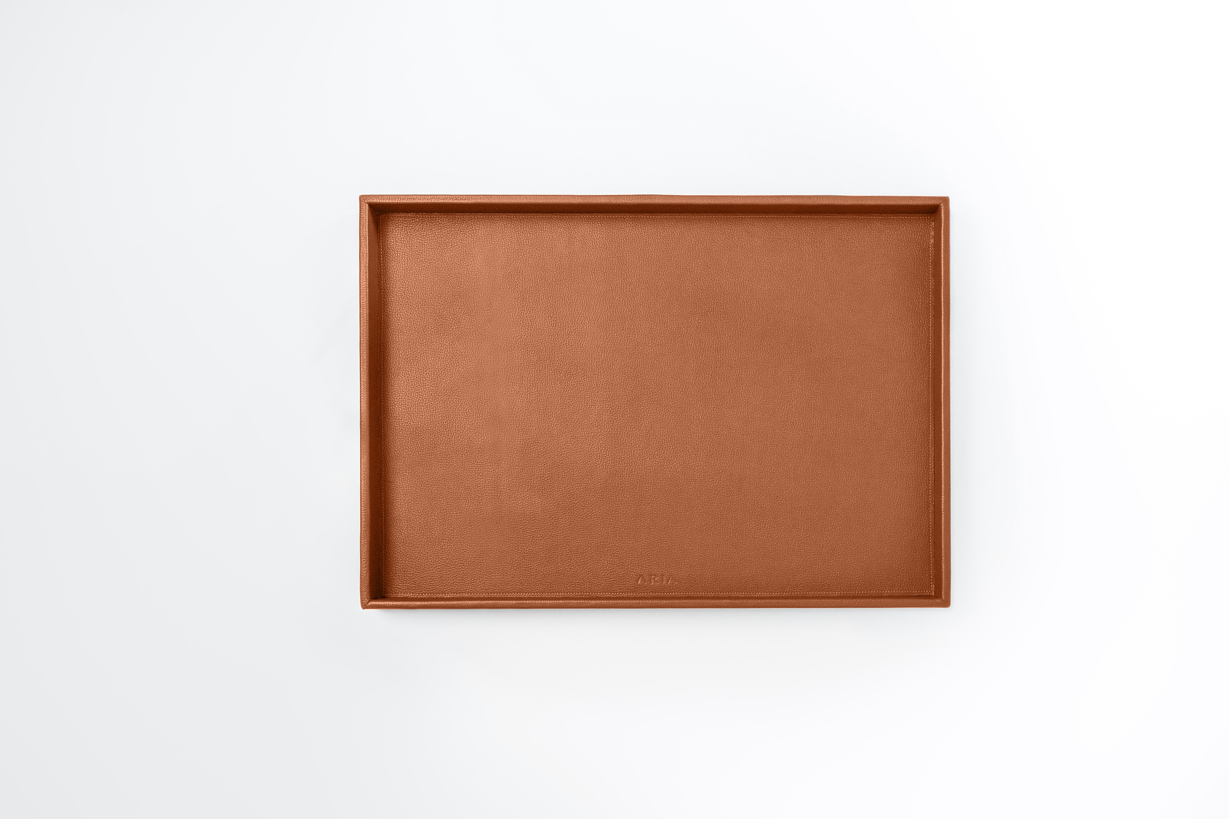 Monochrome Collection'S Tabletts

Die Monochrome Collection Trays können für verschiedene Zwecke einzeln oder als Set verwendet werden. Die Größen sind anpassbar, so dass Sie kreativ werden und ein einzigartiges Ambiente schaffen können, indem Sie
