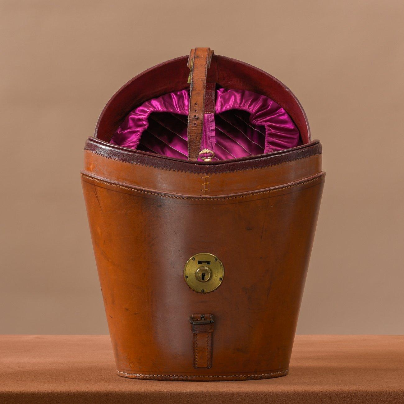 Leather Triple Hat Bucket, circa 1900 In Good Condition For Sale In London, GB