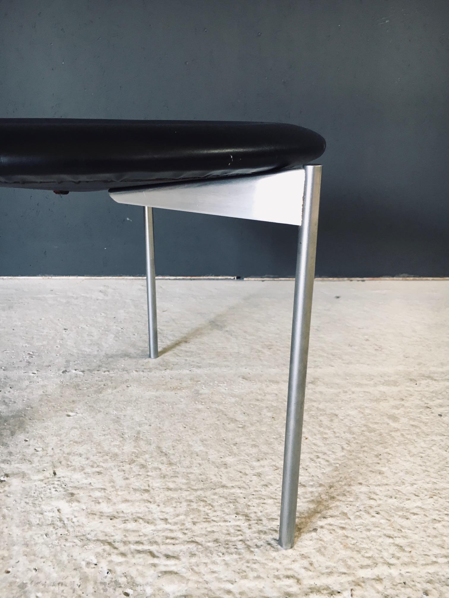 Tabouret tripode en cuir par Uno & Östen Kristiansson pour Luxus, Suède années 1960 en vente 3