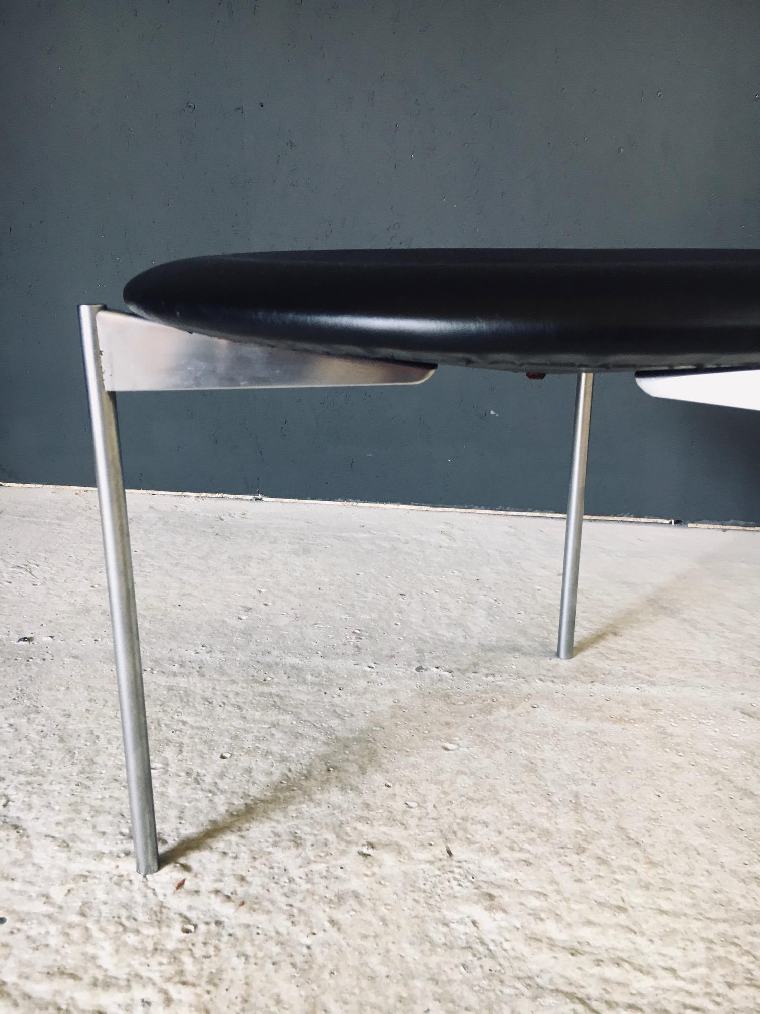 Tabouret tripode en cuir par Uno & Östen Kristiansson pour Luxus, Suède années 1960 en vente 4